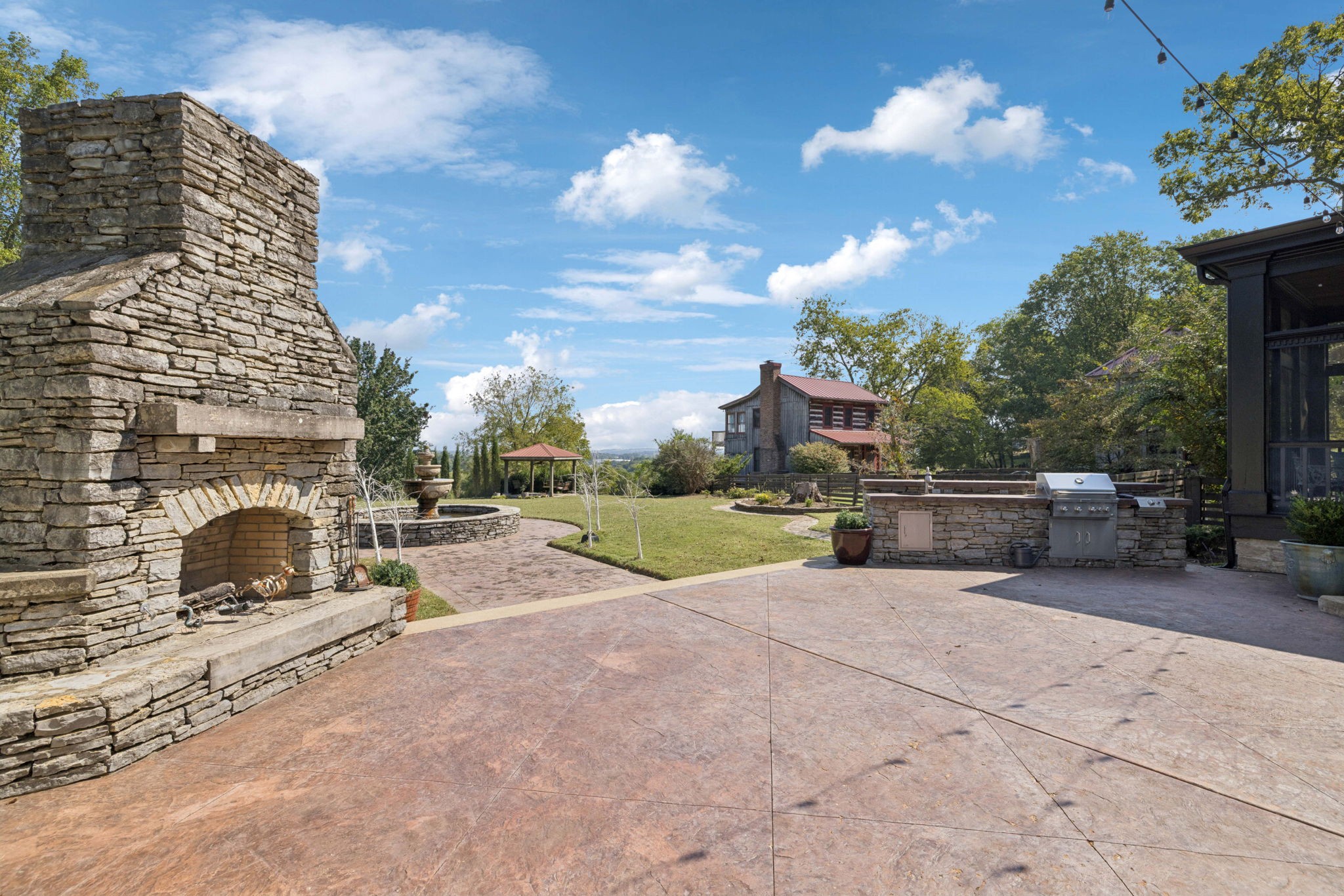 1512 Williamsport Pike