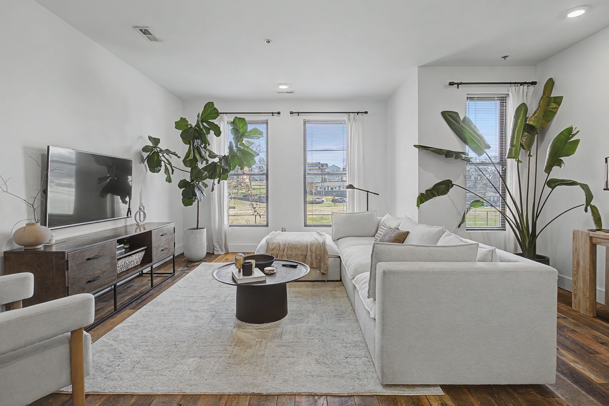 1225 4th Ave, S Unit: 205