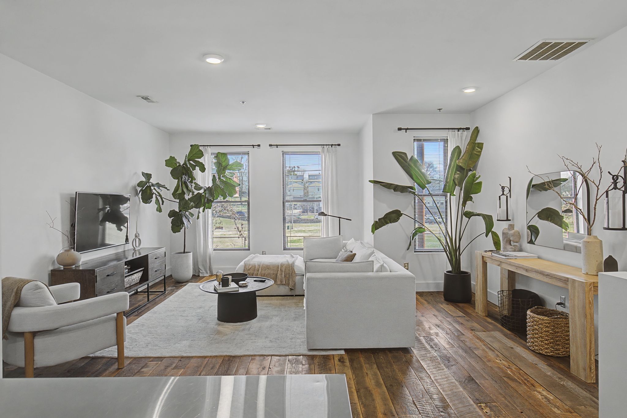 1225 4th Ave, S Unit: 205