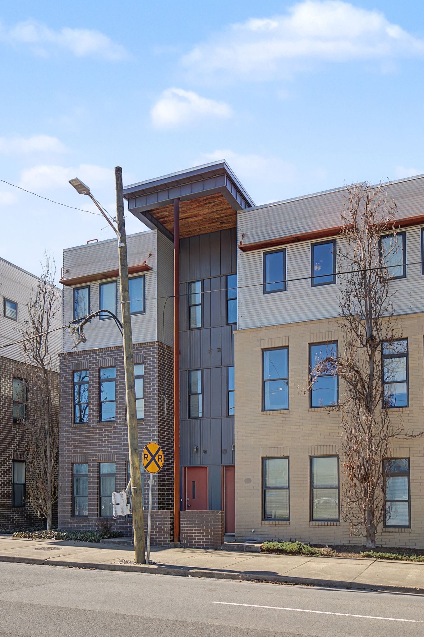 1225 4th Ave, S Unit: 205