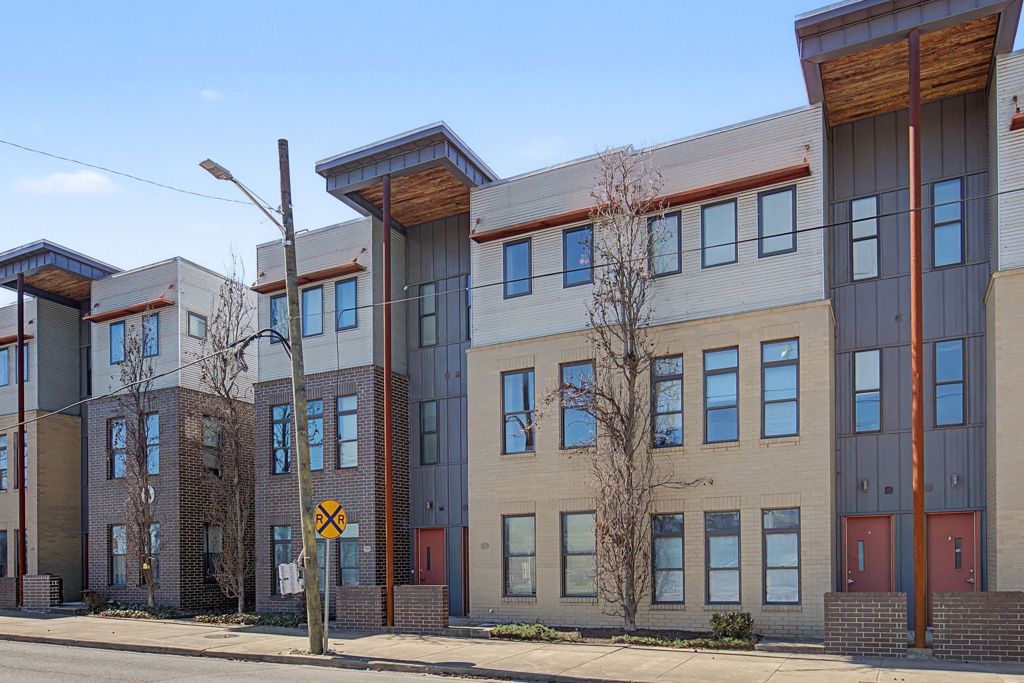 1225 4th Ave, S Unit: 205