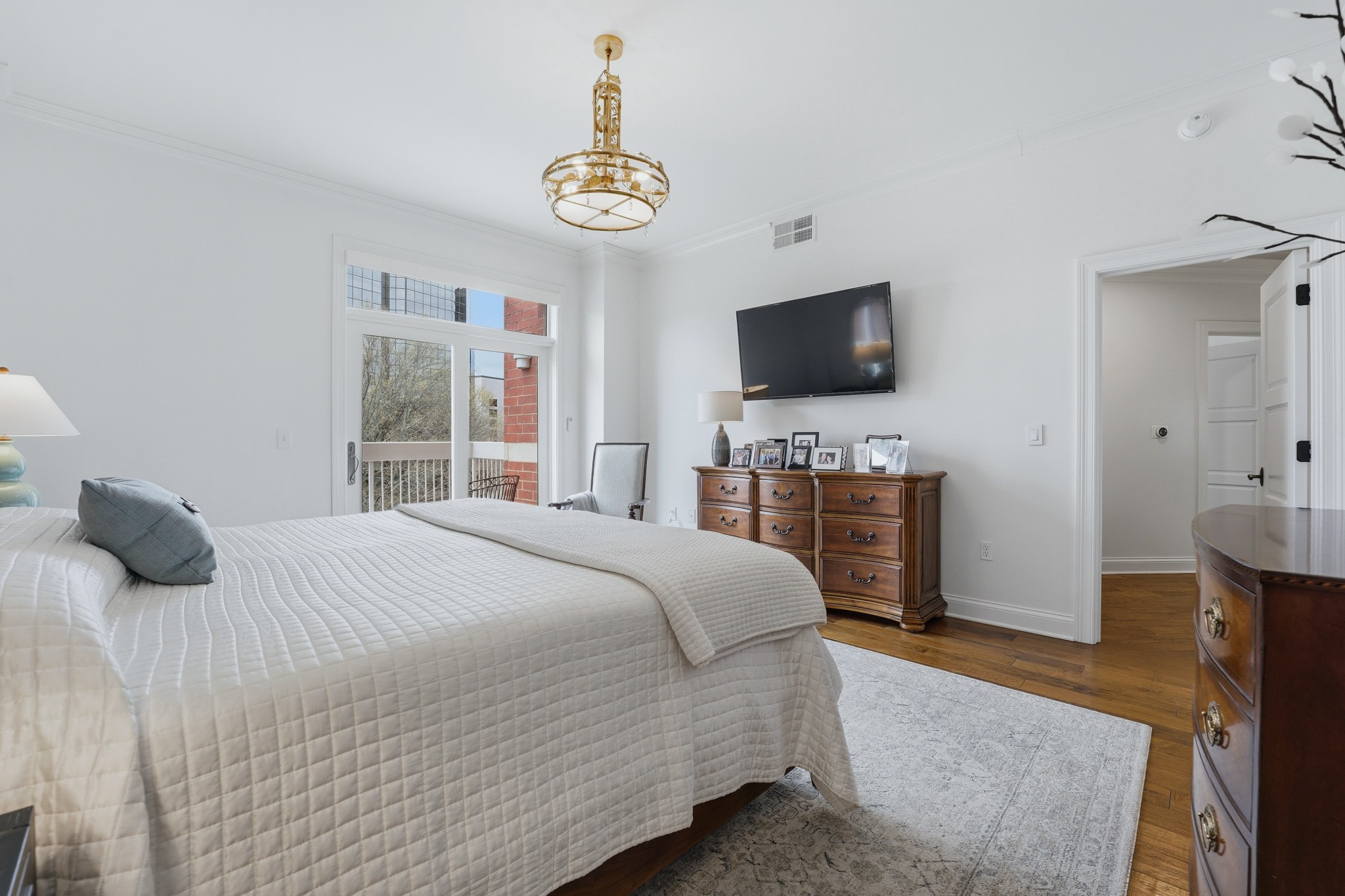 110 31st Ave, N Unit: 607