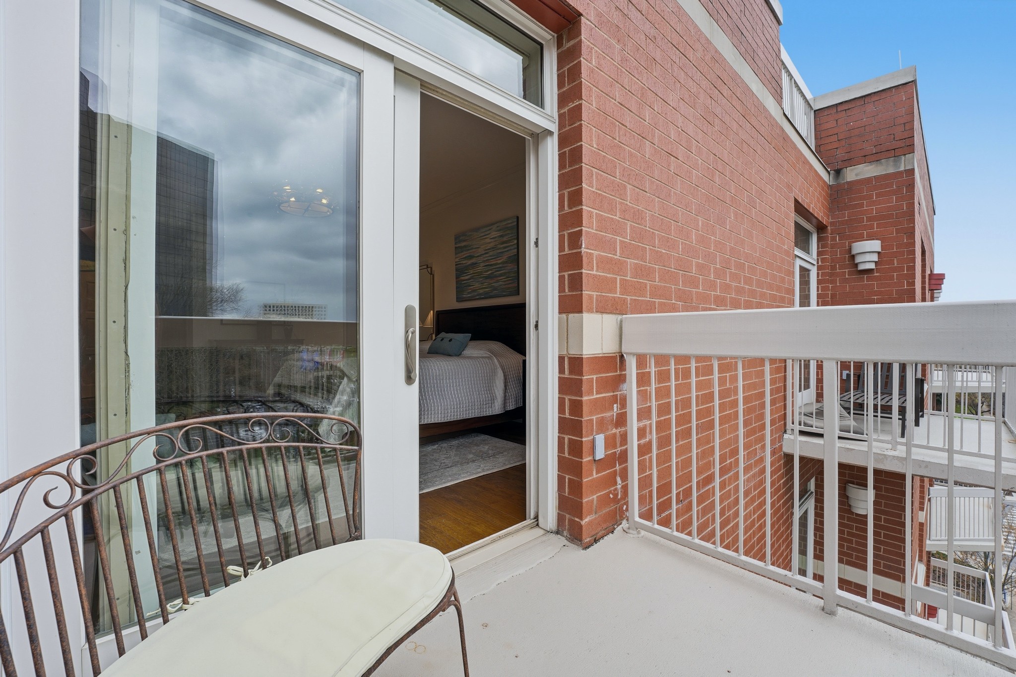 110 31st Ave, N Unit: 607