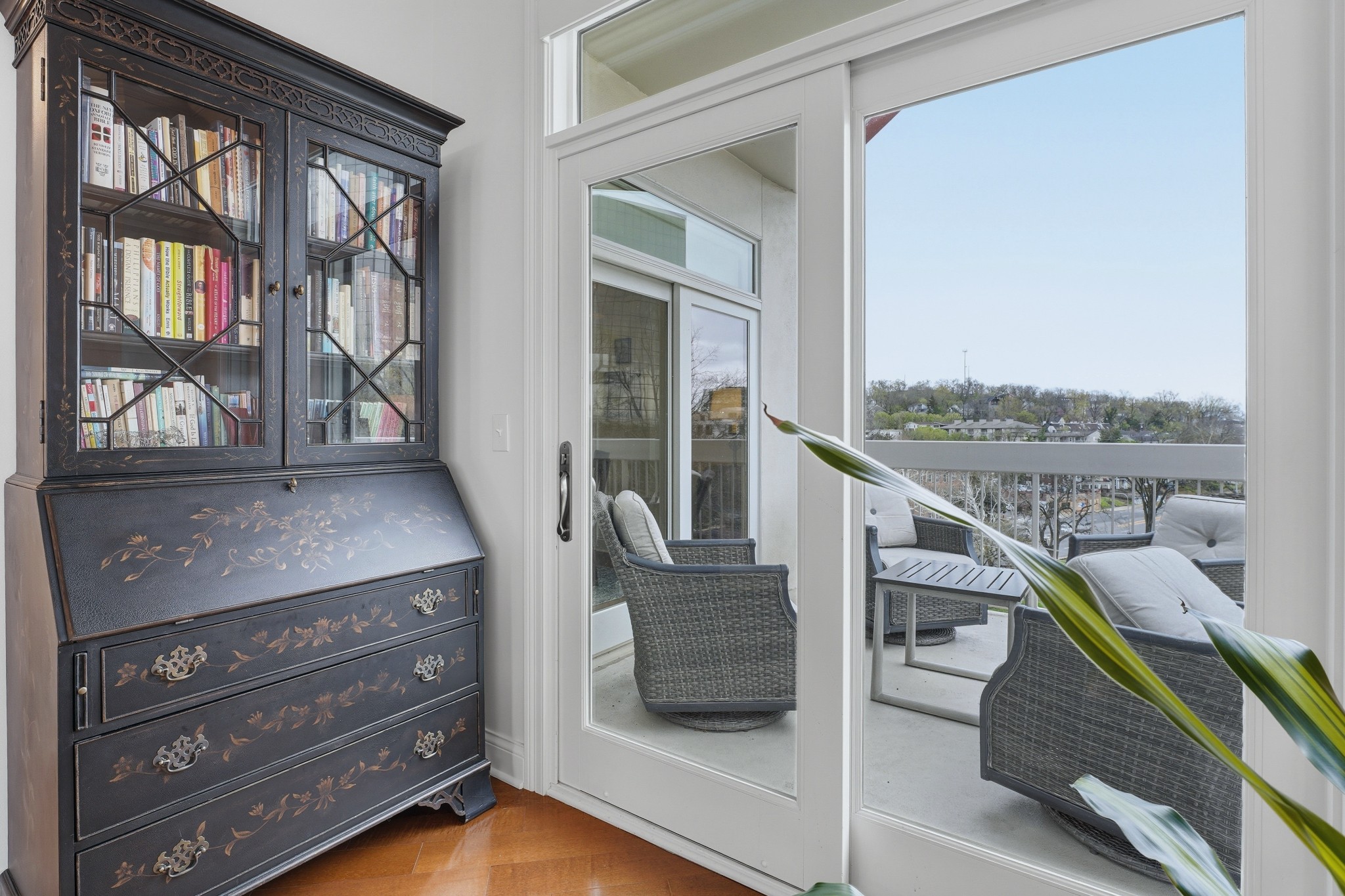 110 31st Ave, N Unit: 607