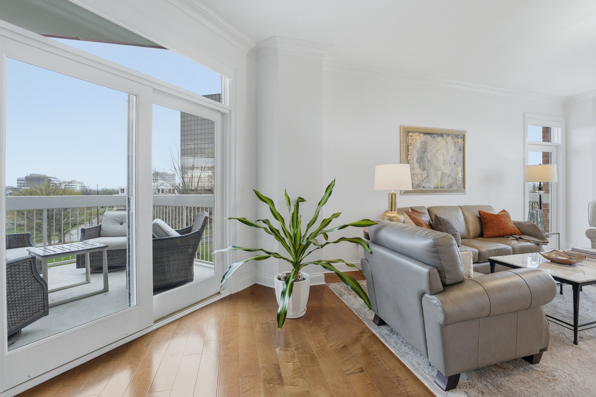 110 31st Ave, N Unit: 607