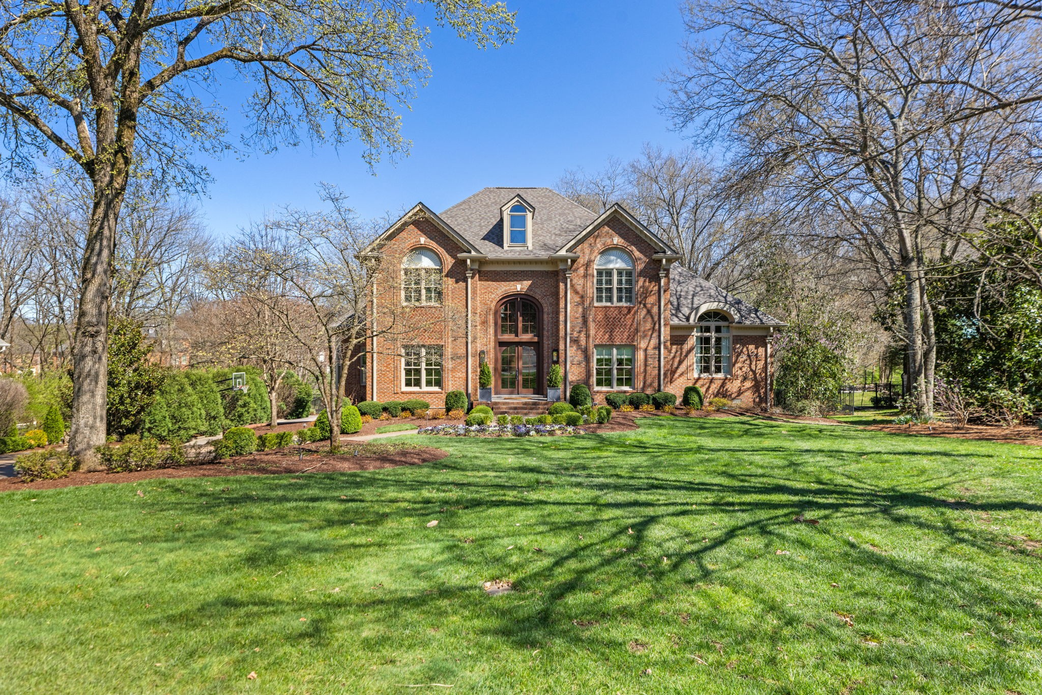 912 Calloway Dr