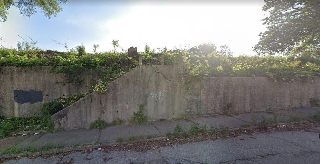 735 MISSISSIPPI BLVD