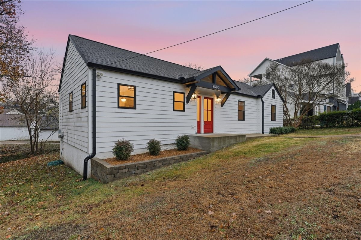 2800 W Kirkwood Ave