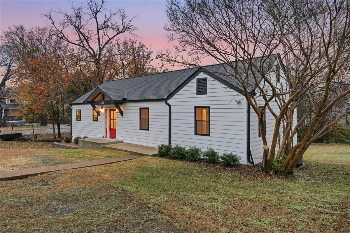 2800 W Kirkwood Ave