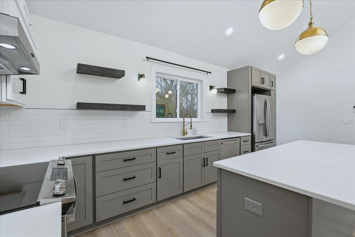 2800 W Kirkwood Ave