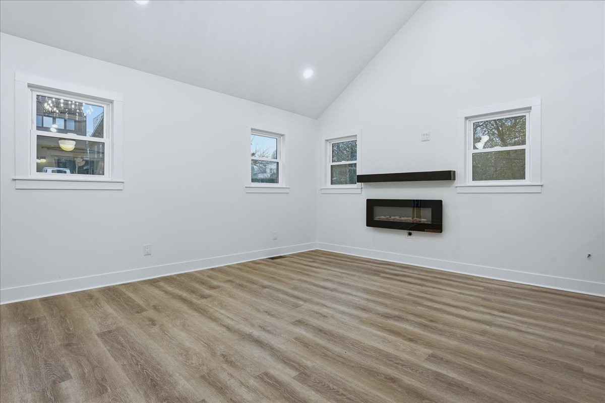 2800 W Kirkwood Ave