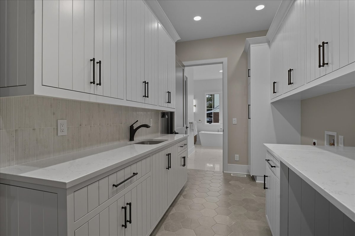 3618 General Bate Dr