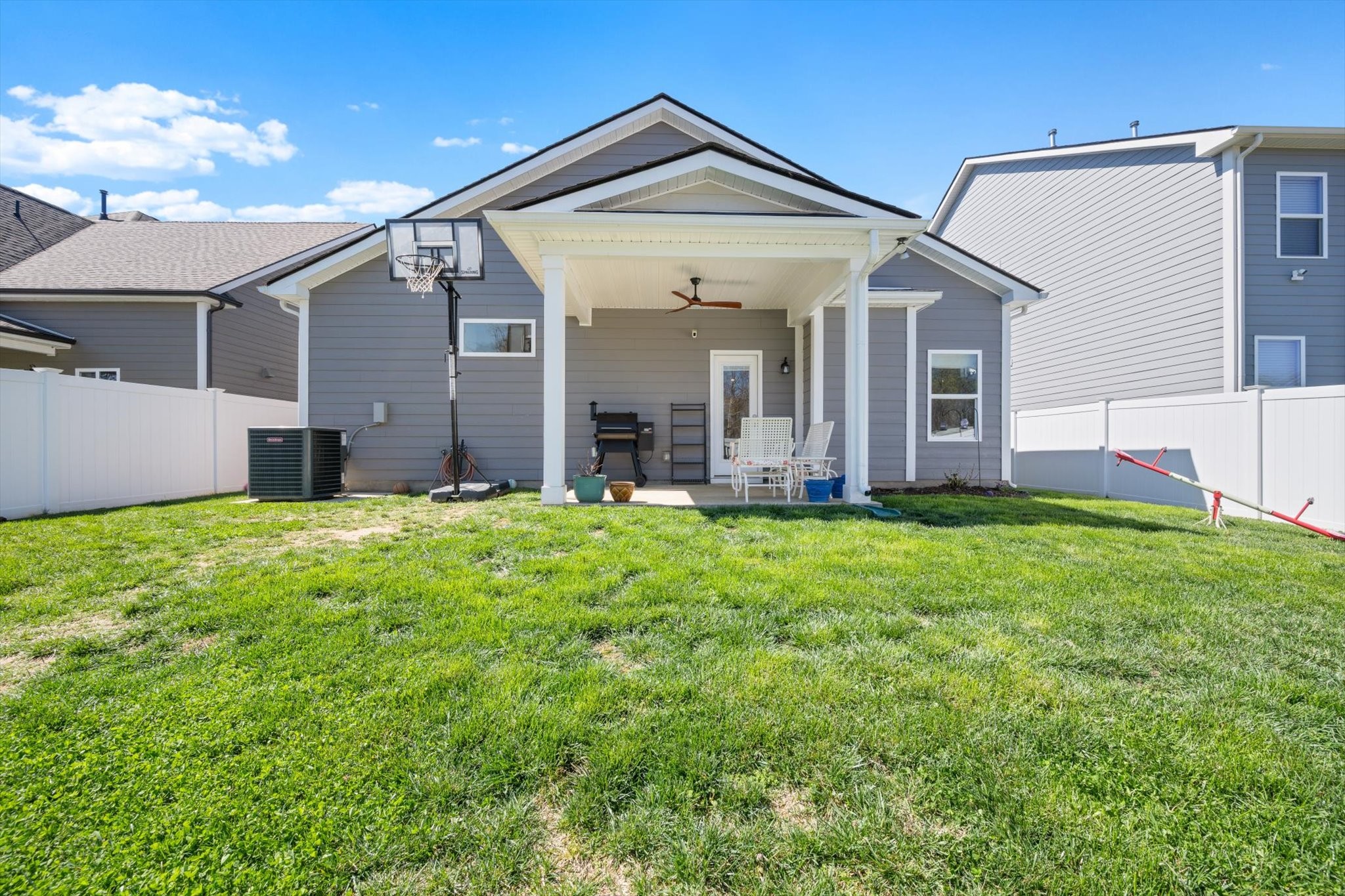 3813 Rivermont Way