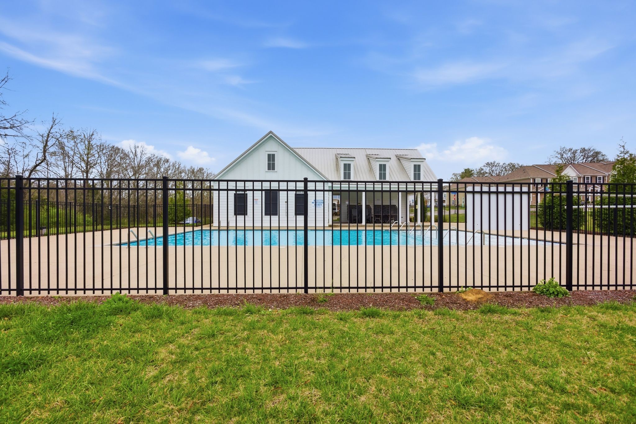 806 Dallas Dr