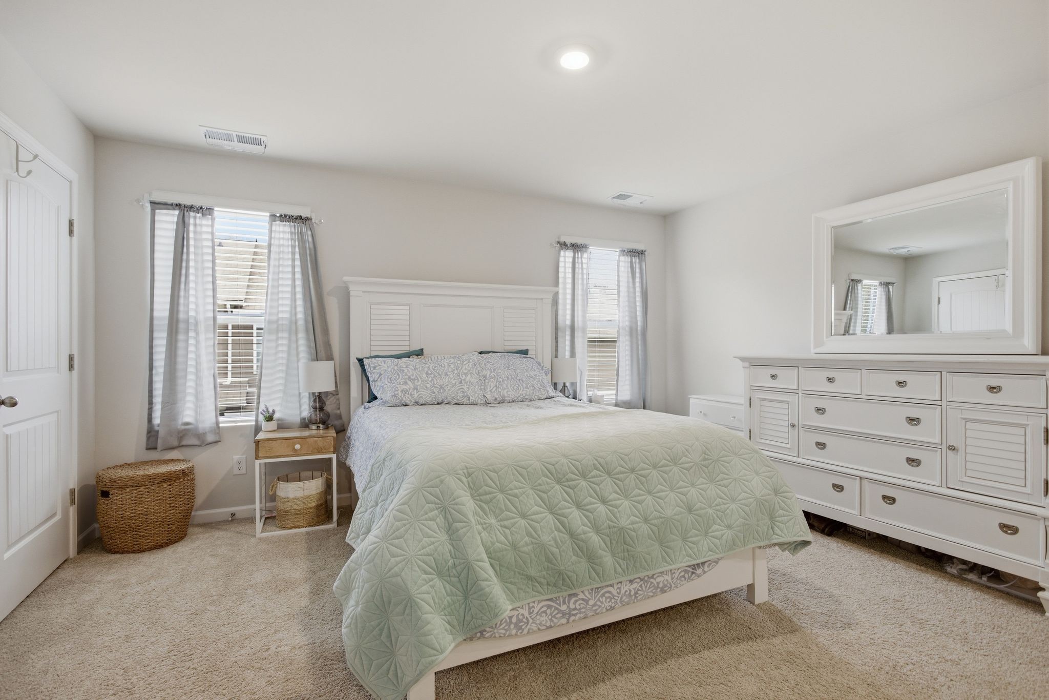 806 Dallas Dr