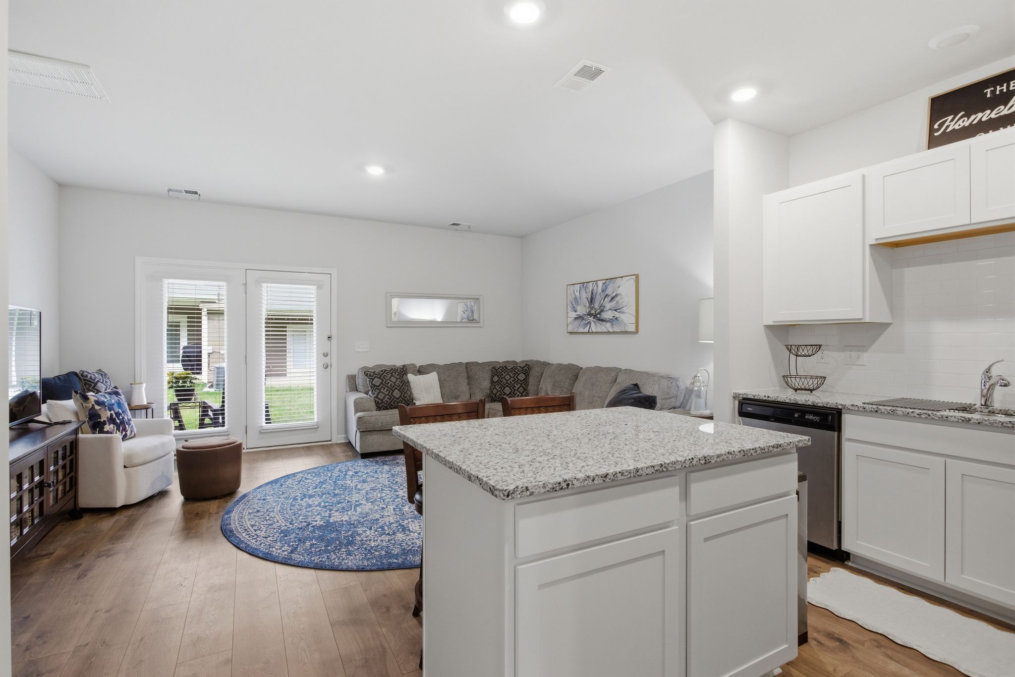 806 Dallas Dr