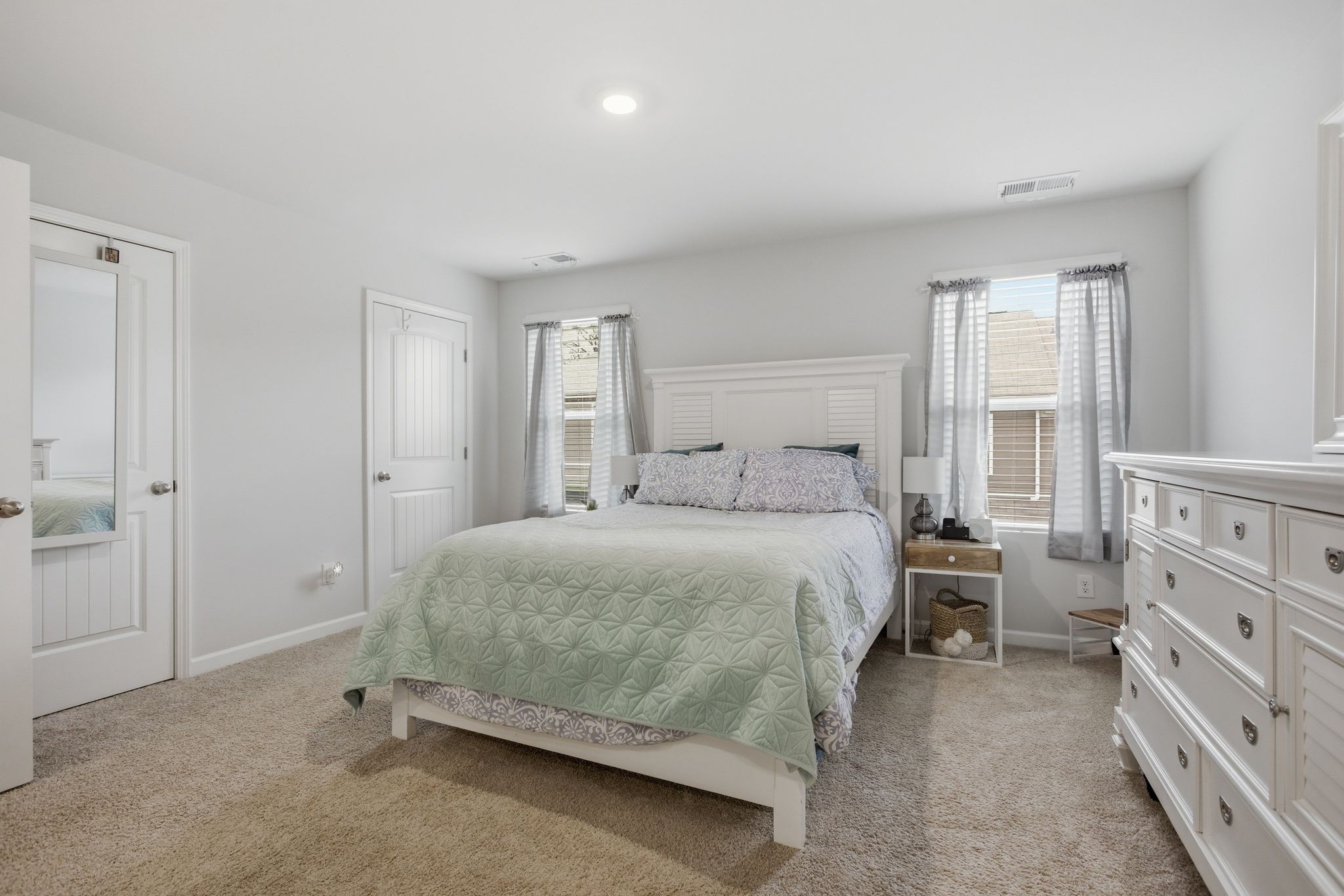 806 Dallas Dr