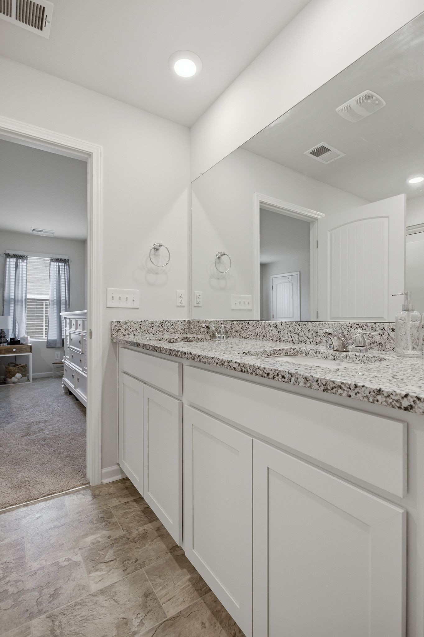 806 Dallas Dr
