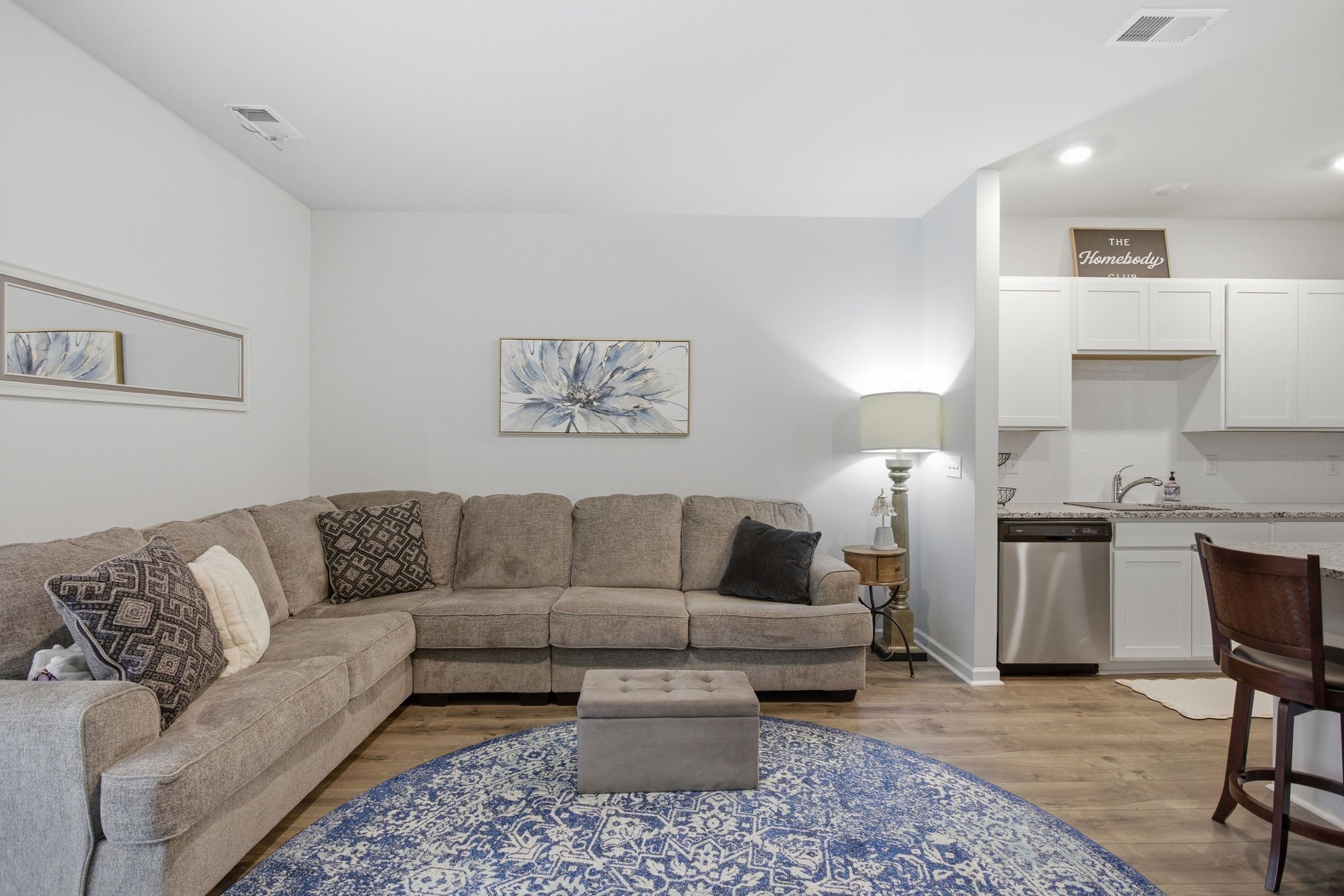 806 Dallas Dr