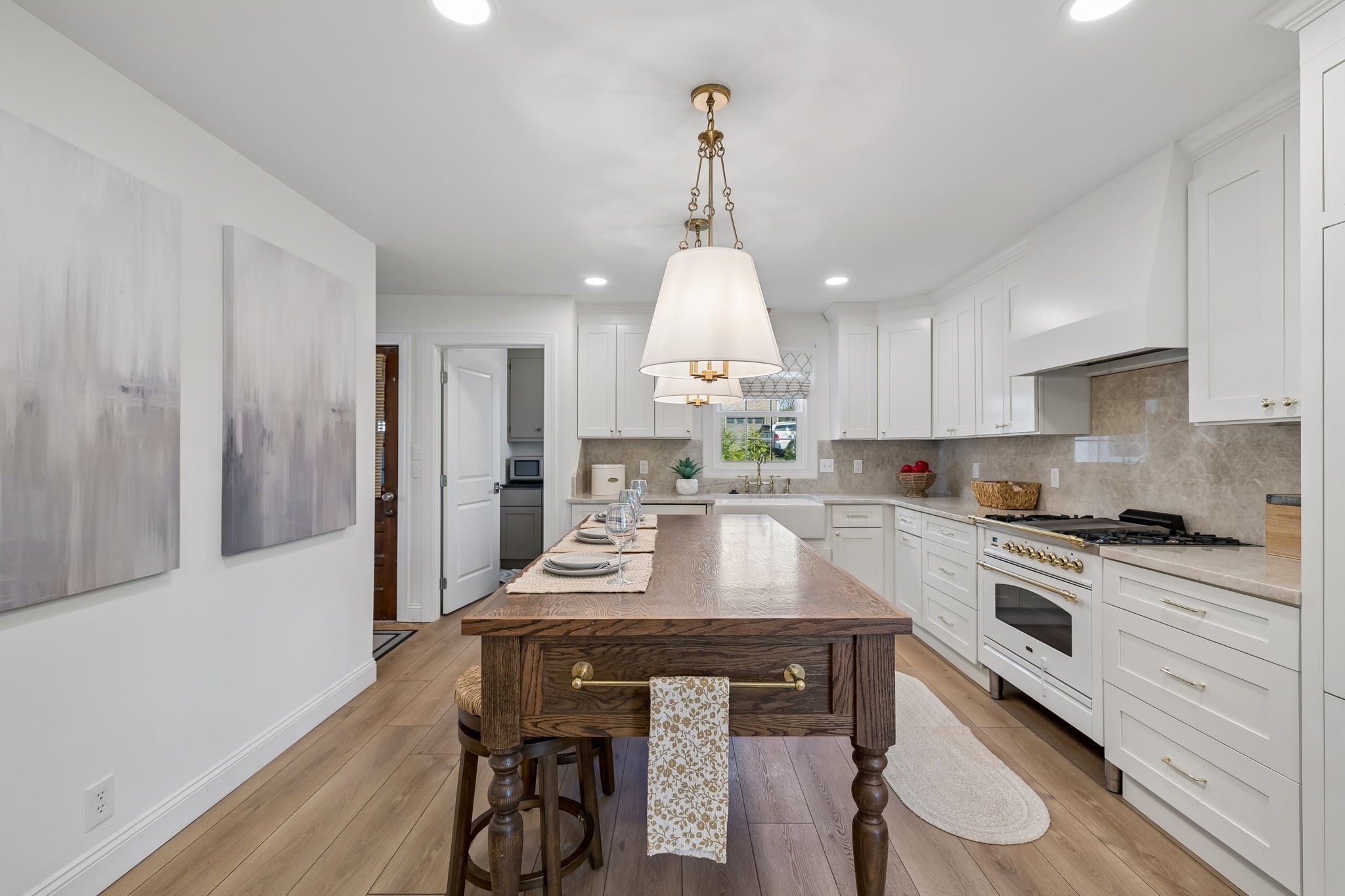 1437 Twin Feather Dr