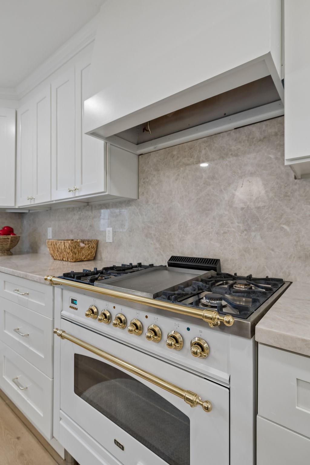 1437 Twin Feather Dr