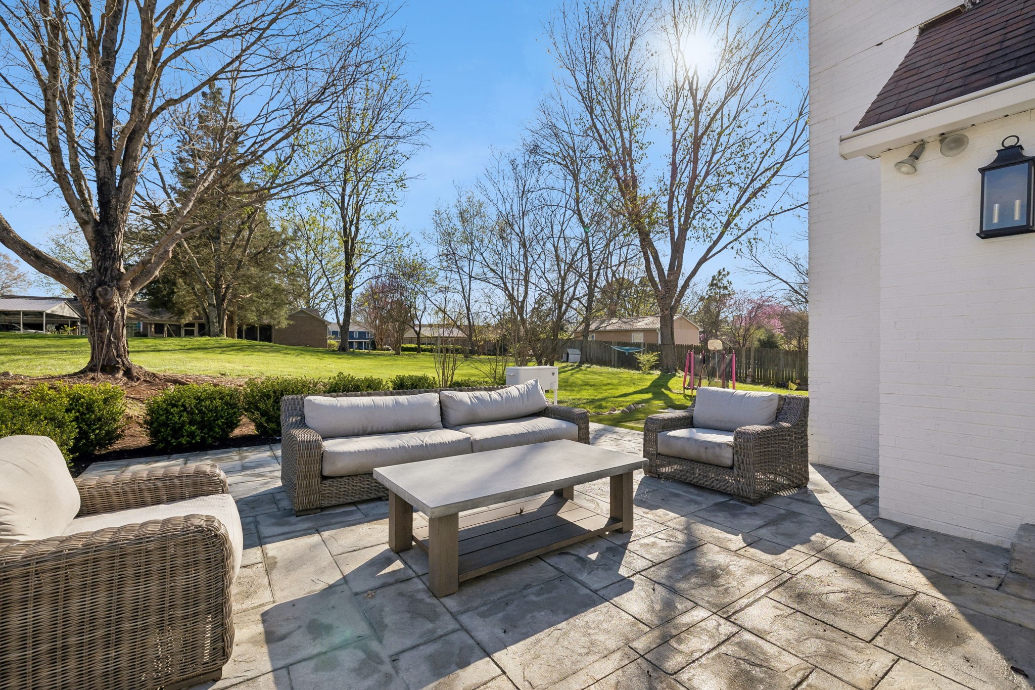 1437 Twin Feather Dr