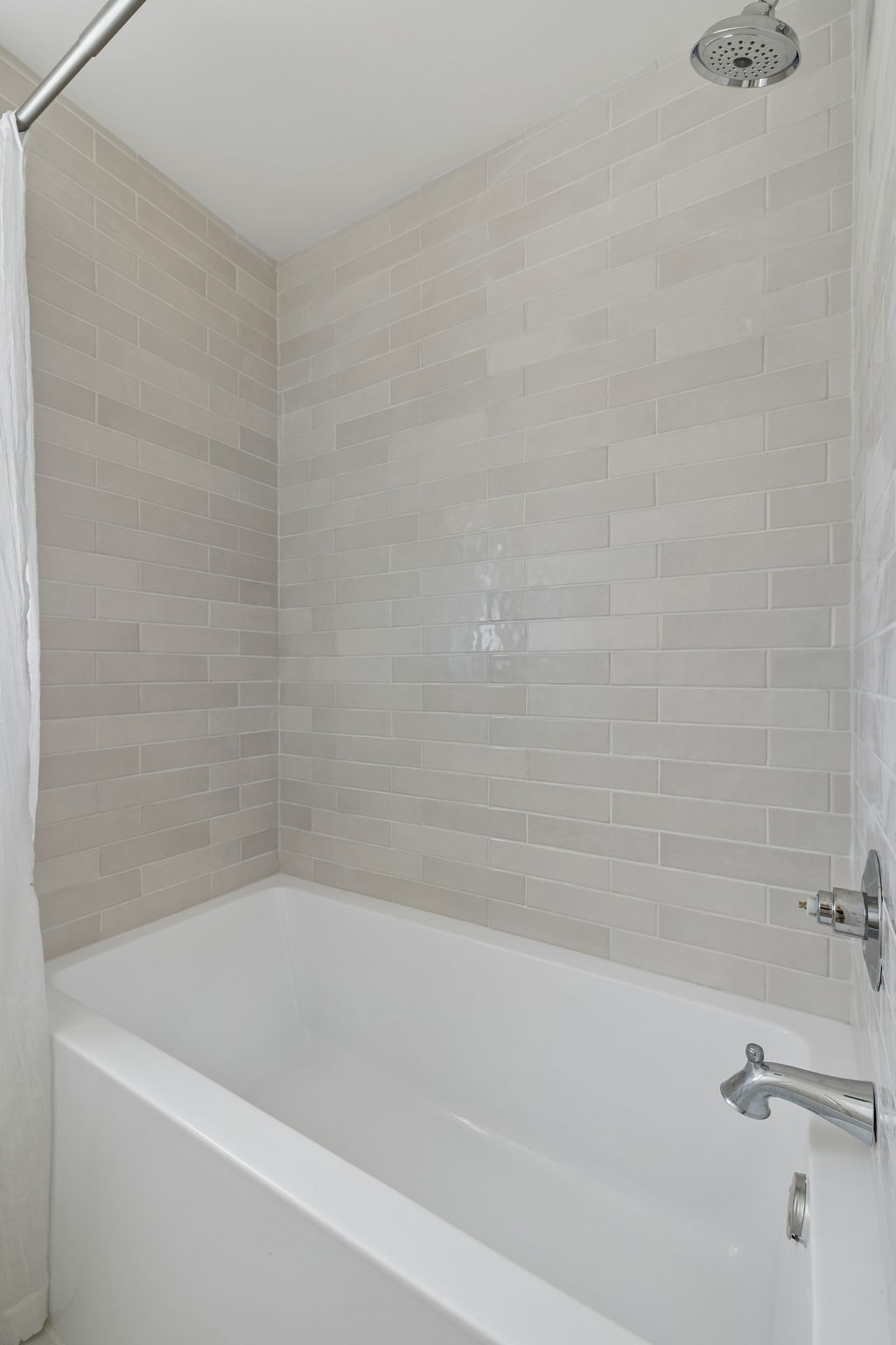 1437 Twin Feather Dr