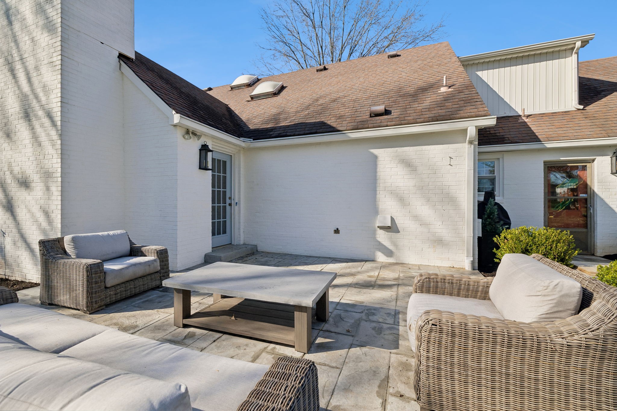 1437 Twin Feather Dr