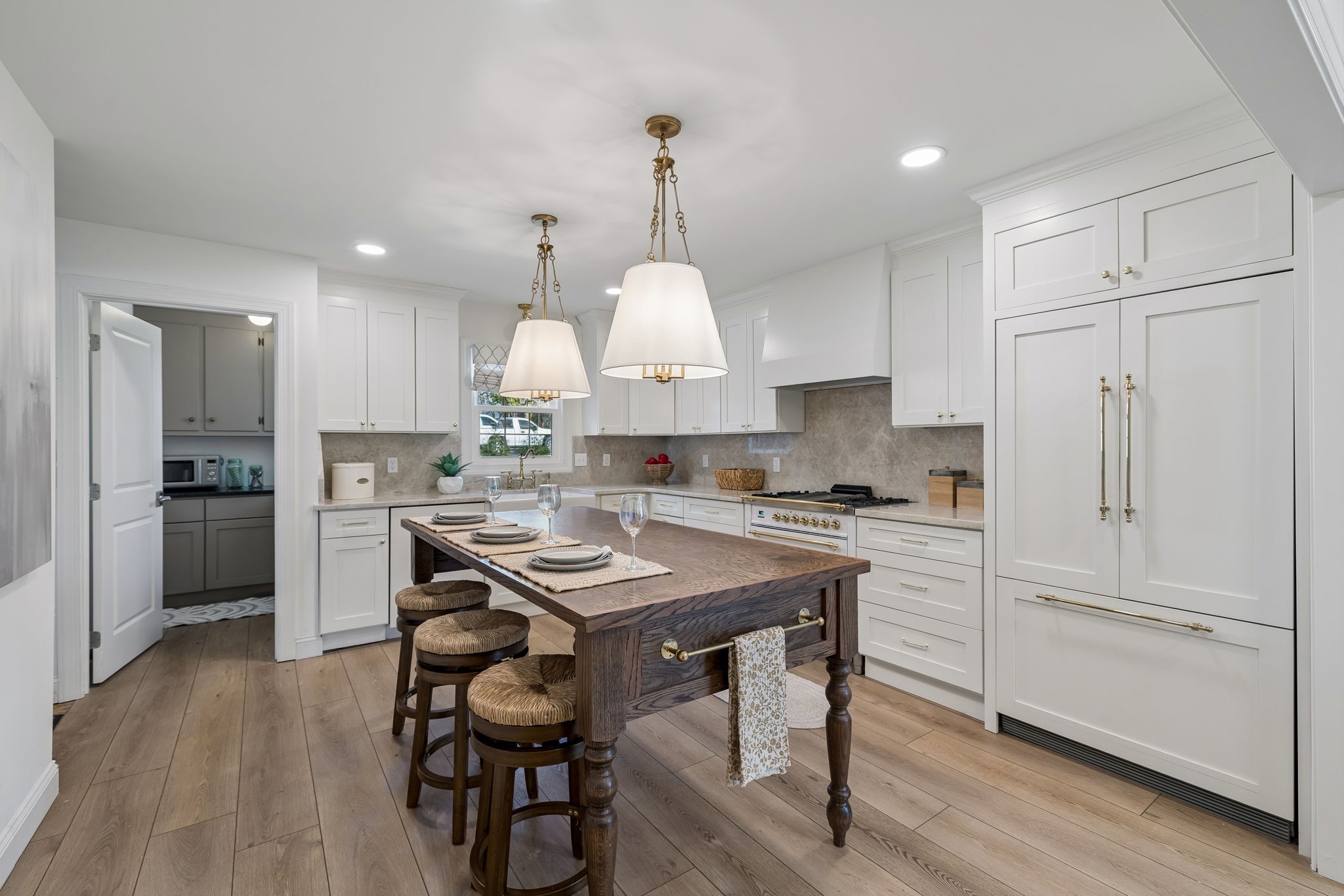 1437 Twin Feather Dr