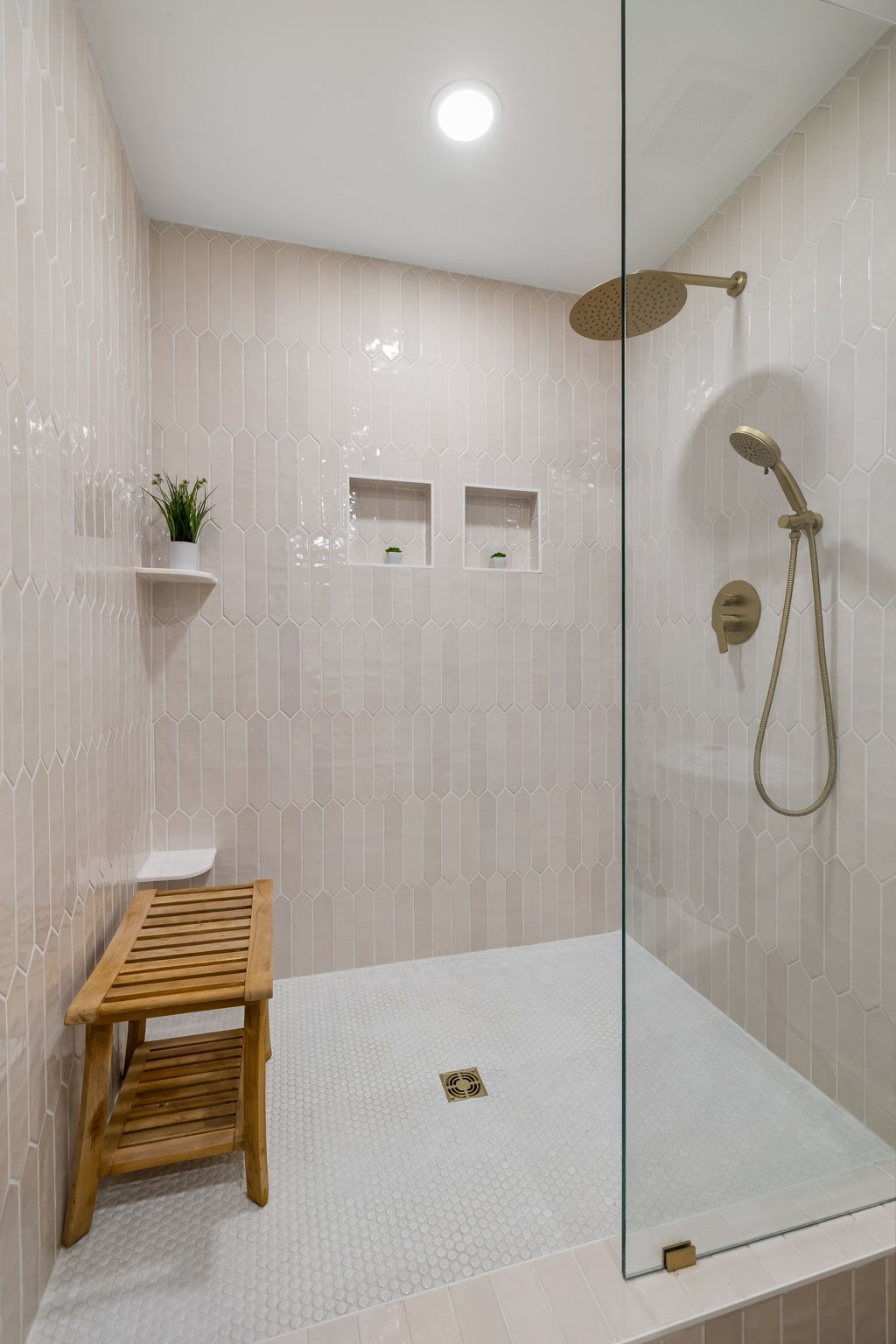 1437 Twin Feather Dr