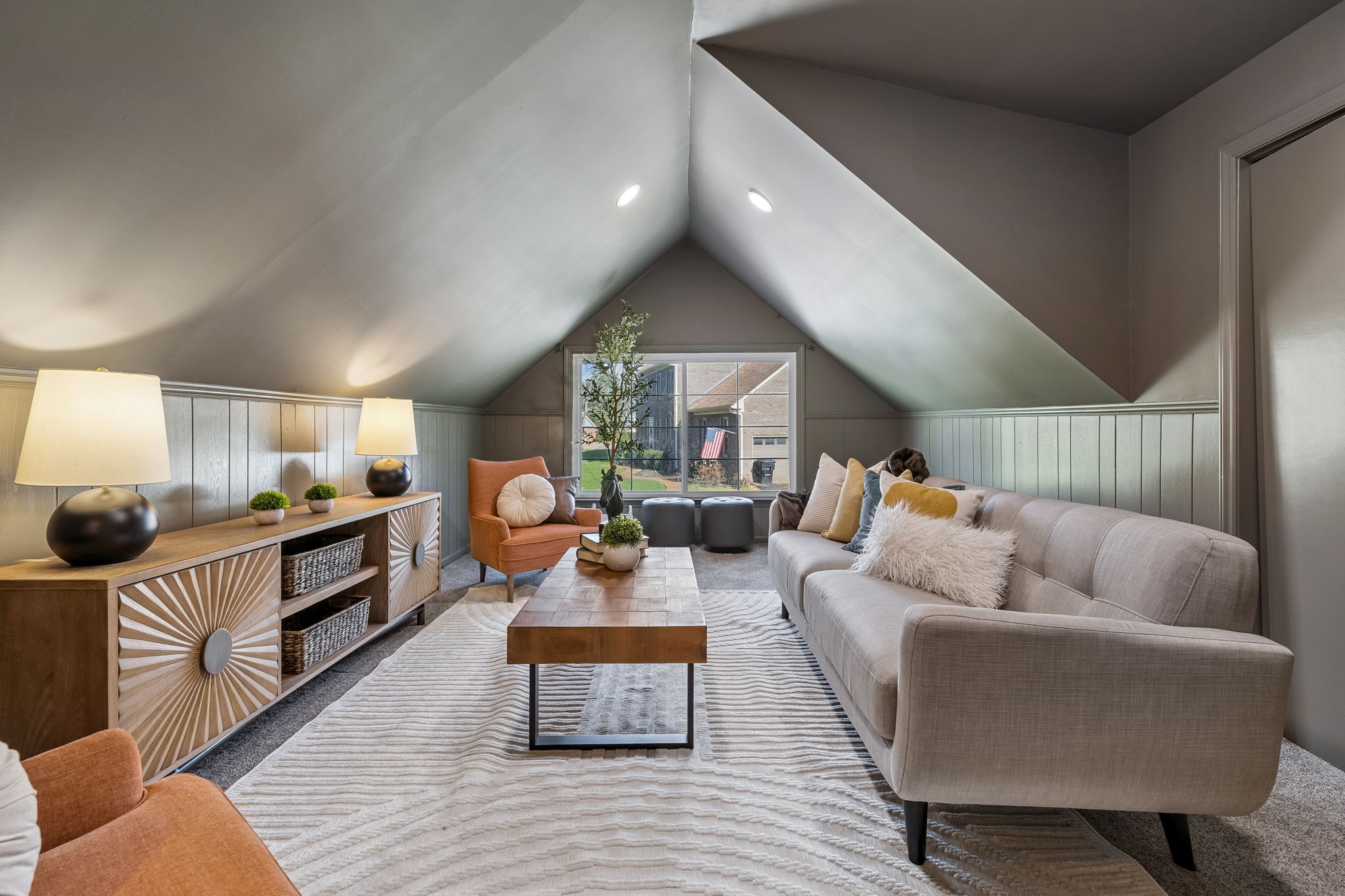 1437 Twin Feather Dr