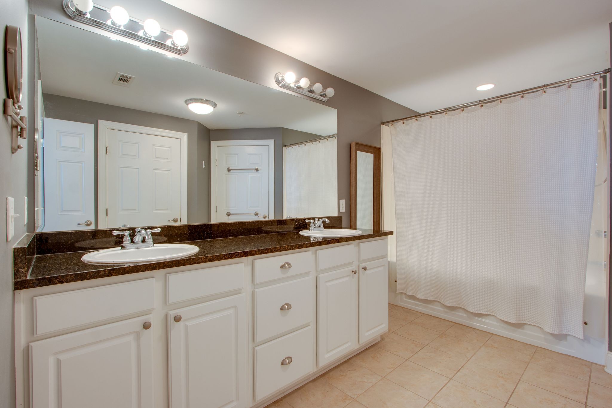 3201 Aspen Grove Dr Unit: G9