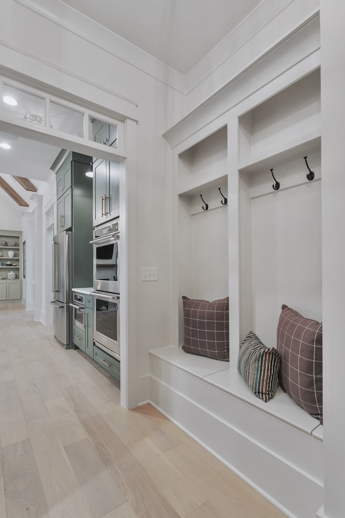 9906 Amarosa Court