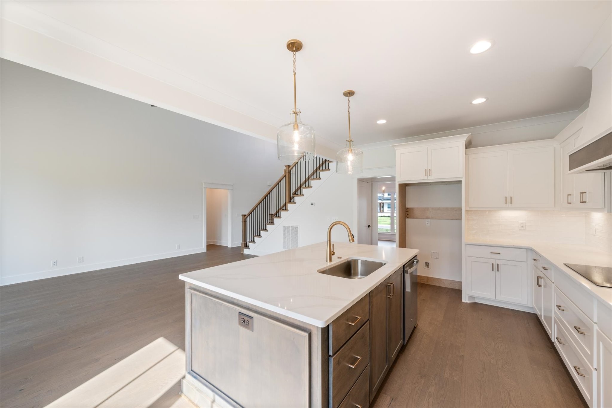 2817 Canfield Dr