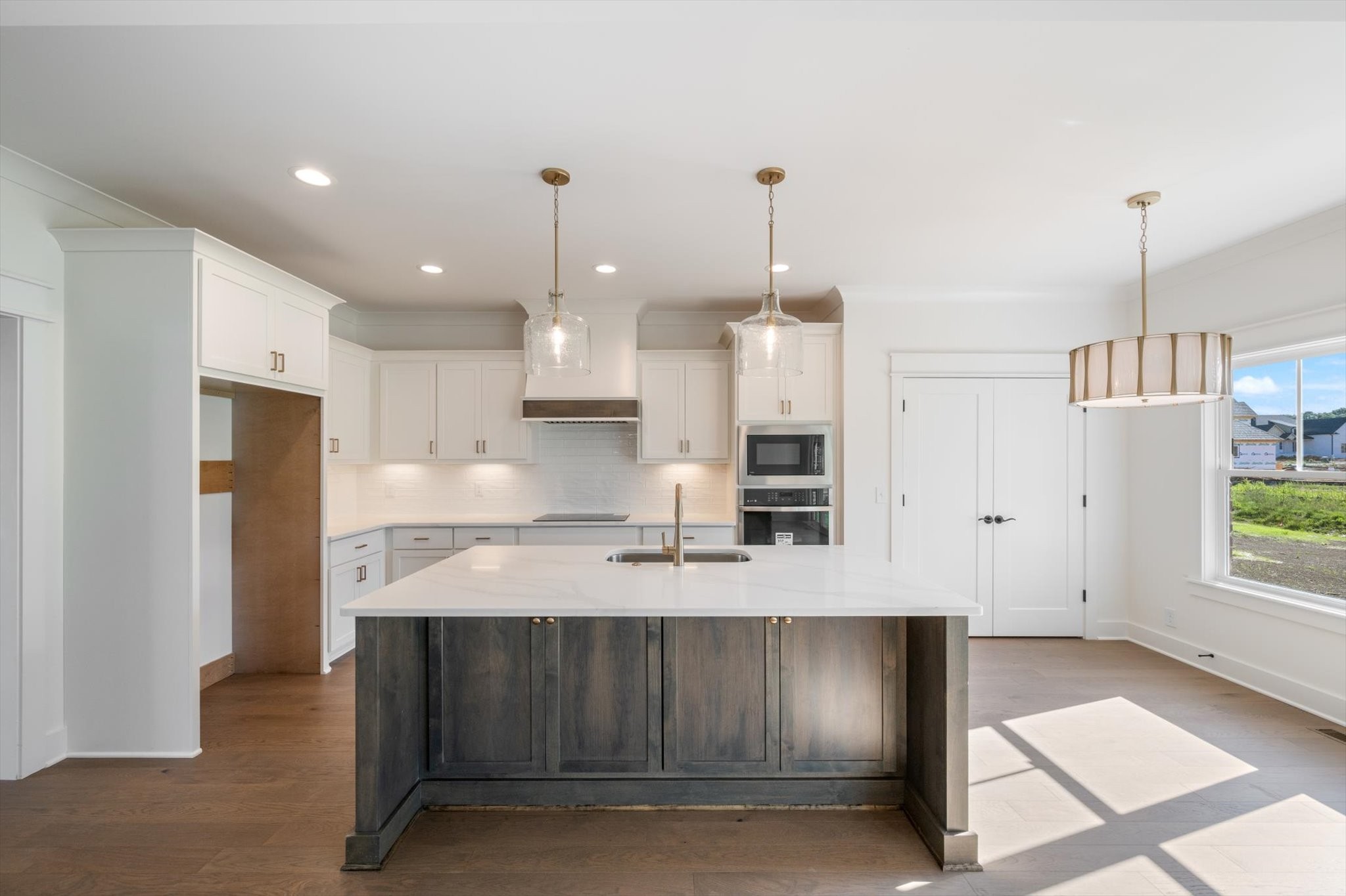 2817 Canfield Dr