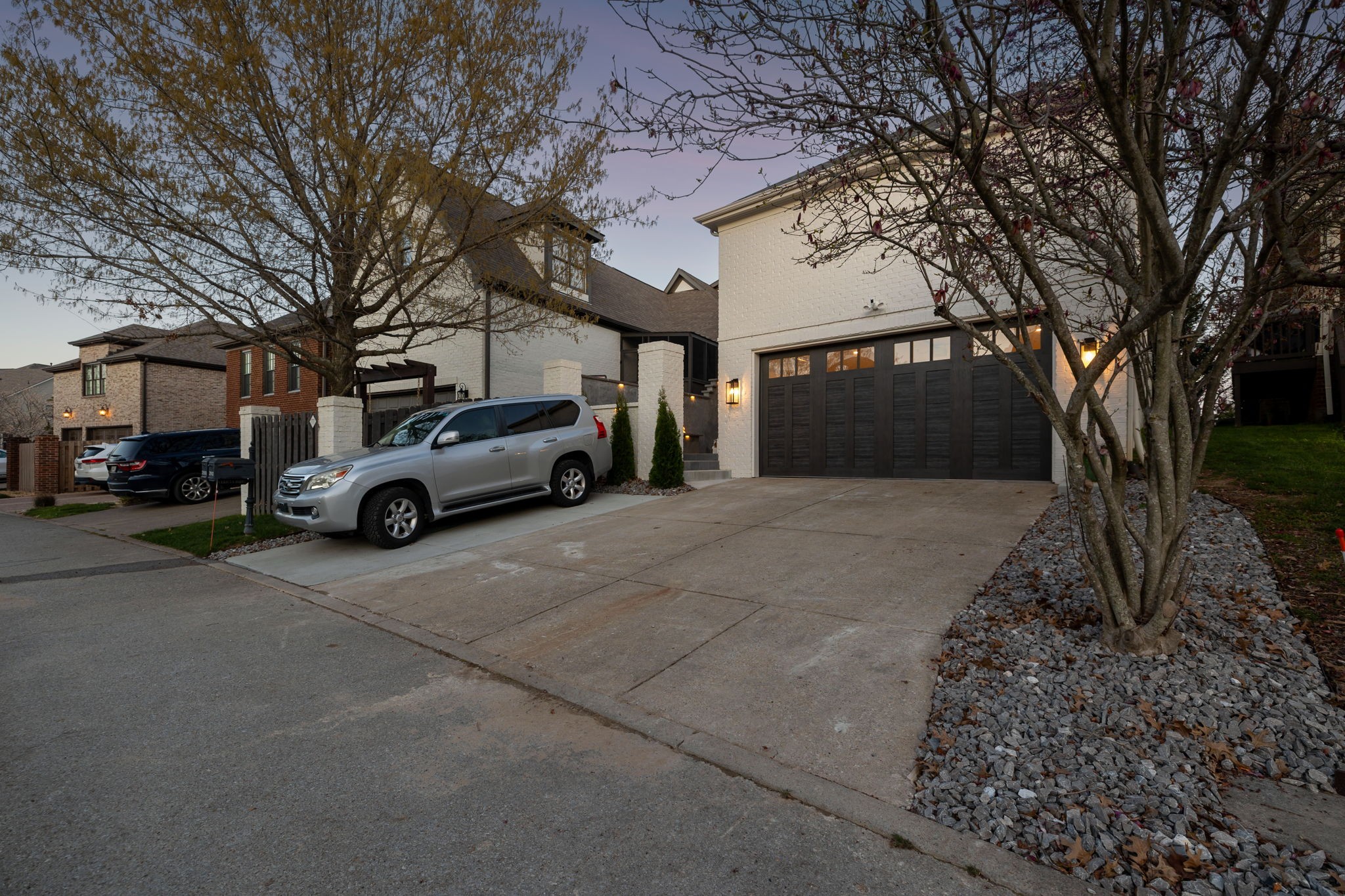 2912 Americus Dr