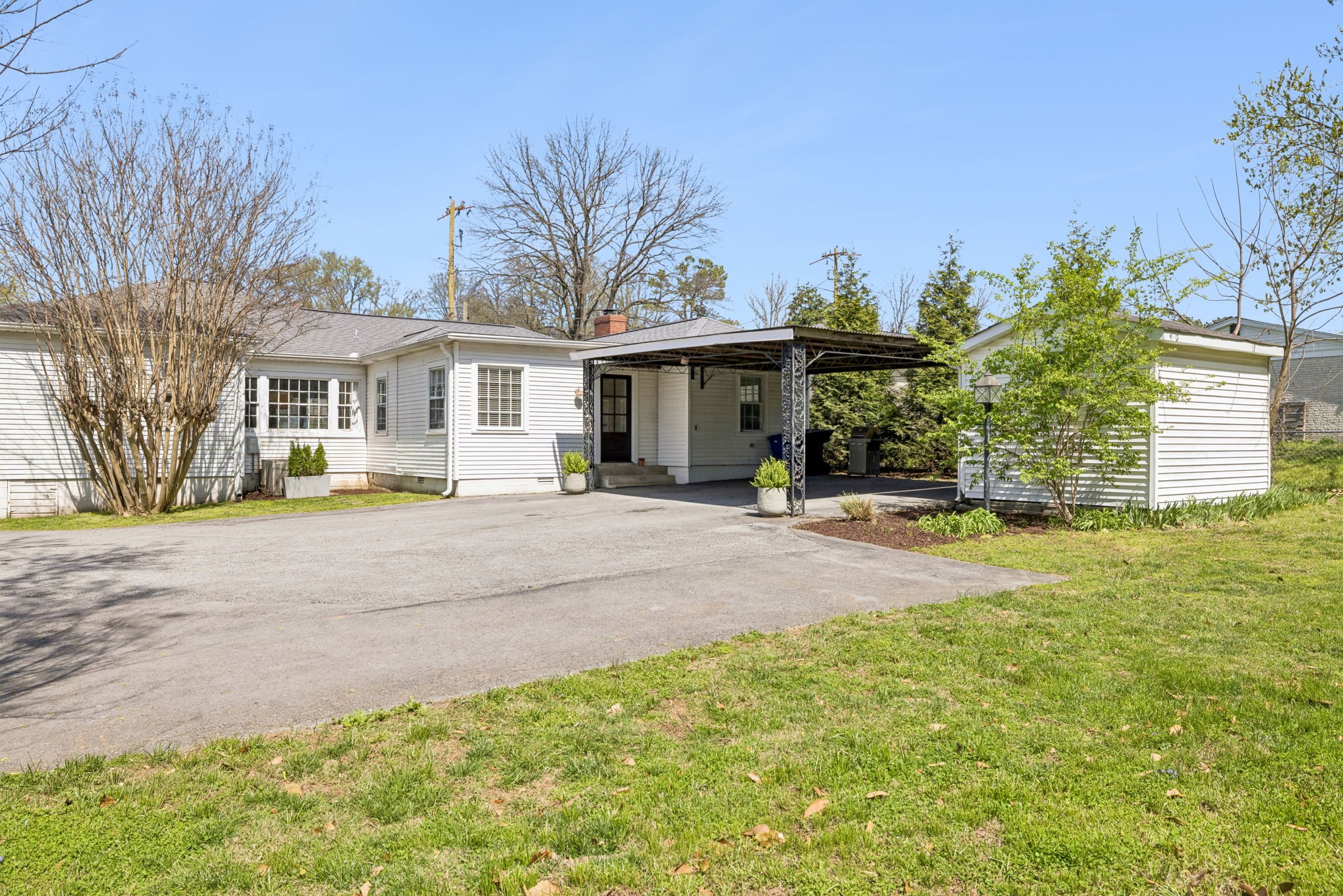 315 Battle Ave