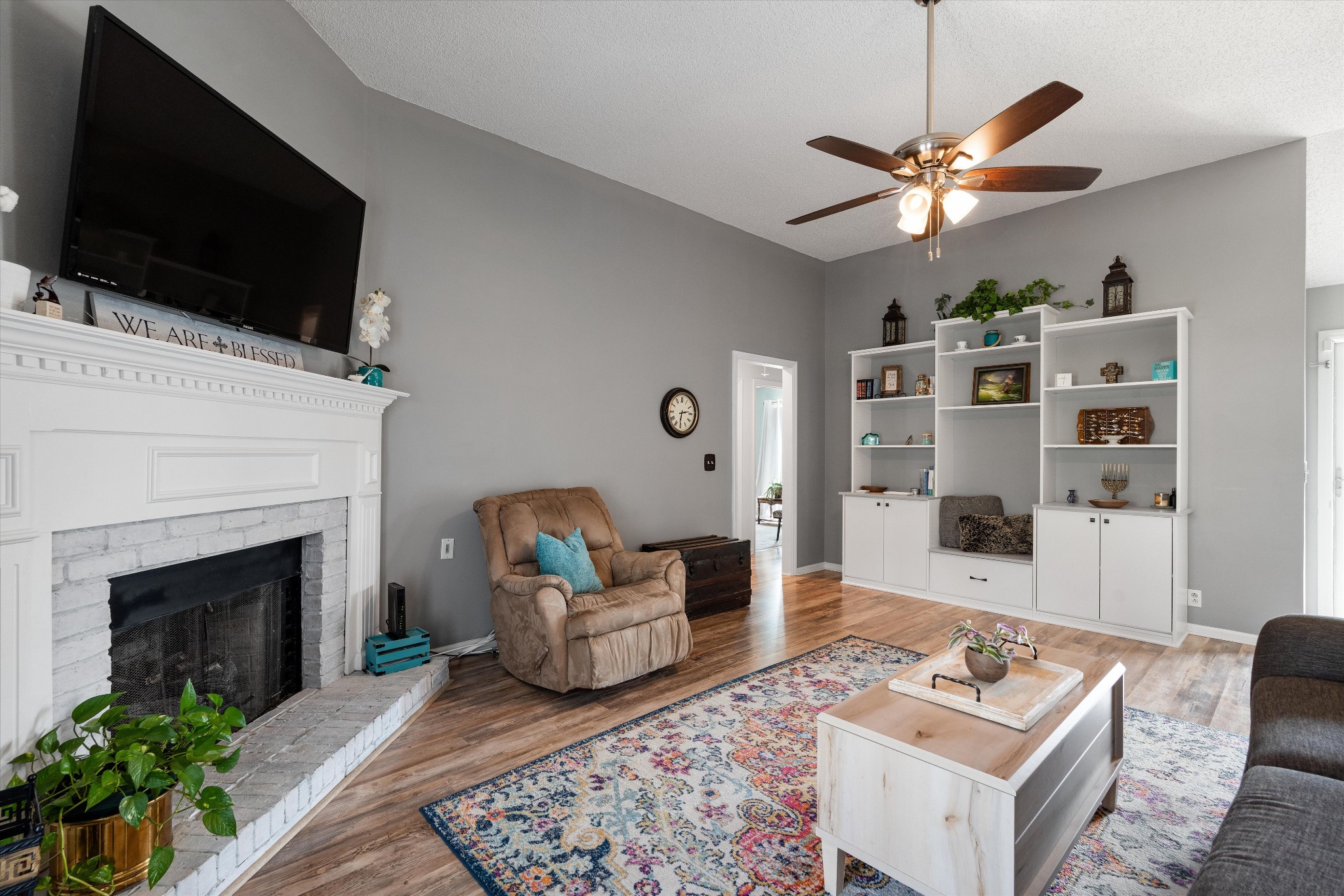 1142 Victoria Dr