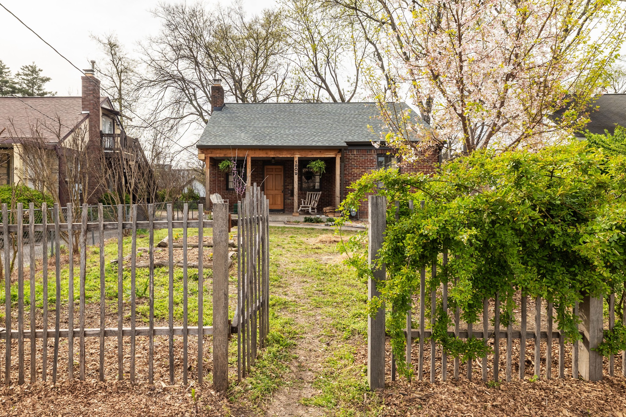 1809 Neal Terrace