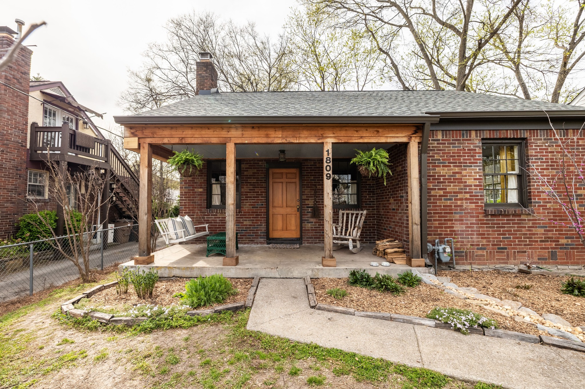 1809 Neal Terrace