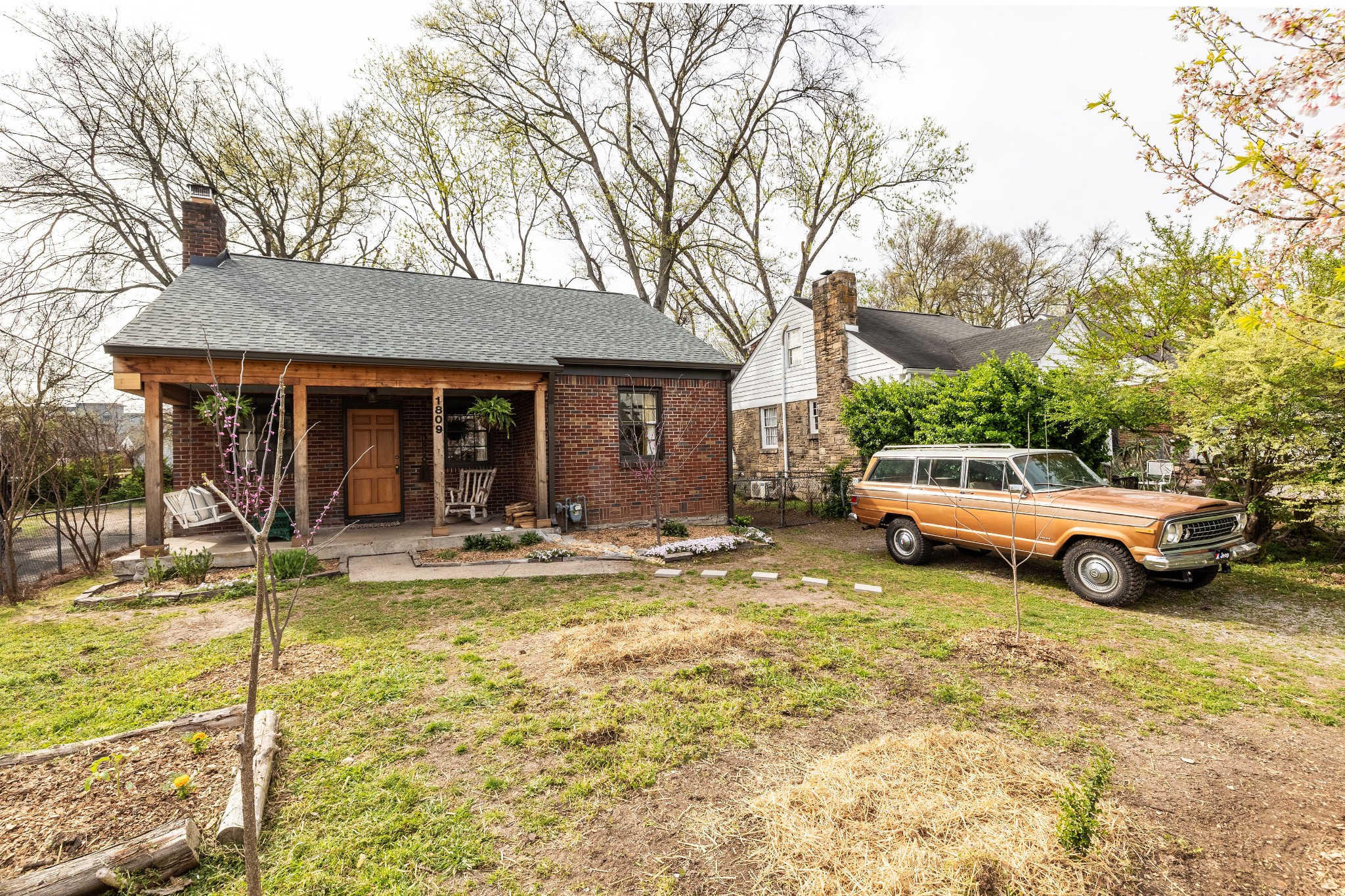 1809 Neal Terrace