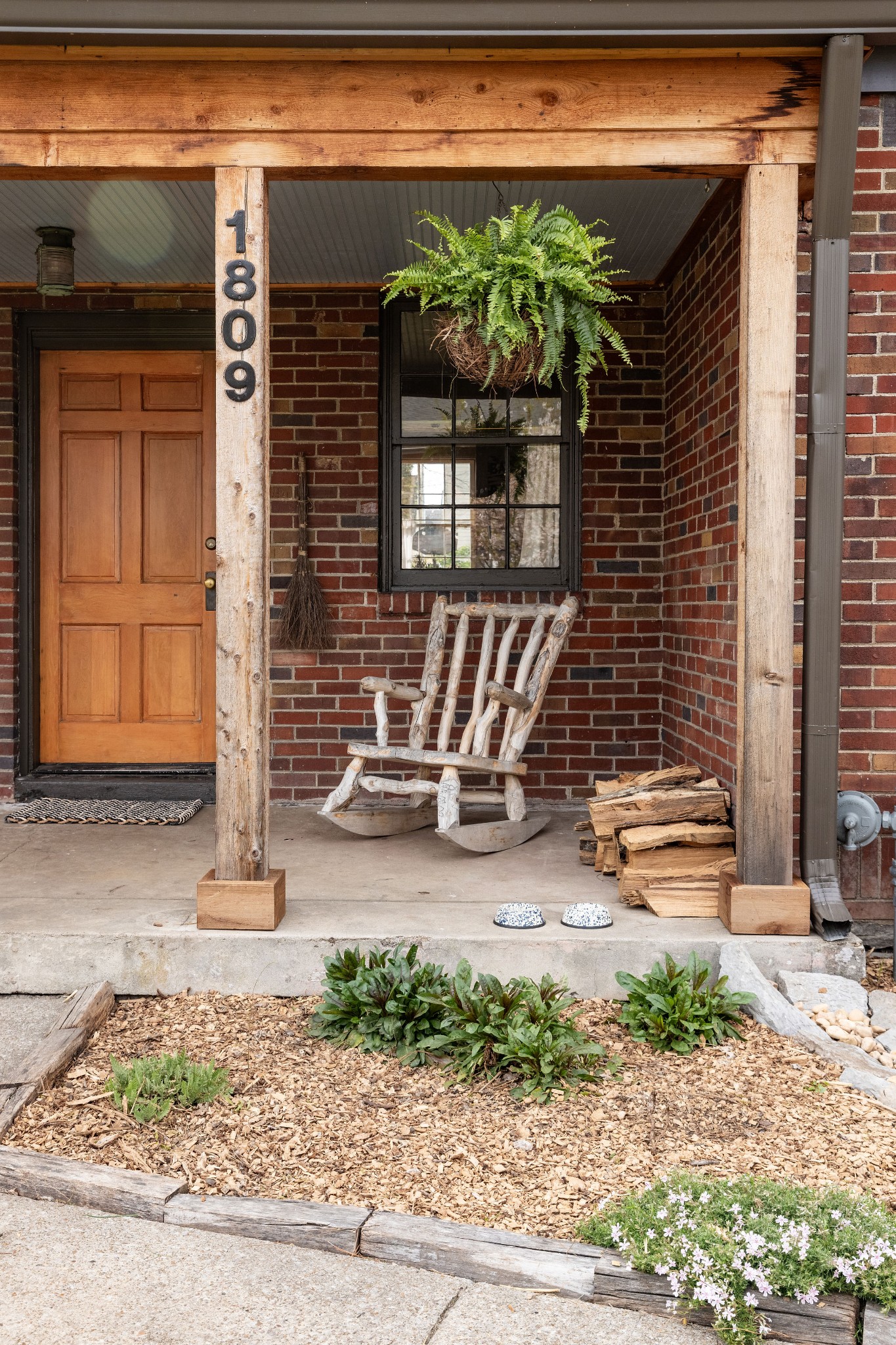 1809 Neal Terrace