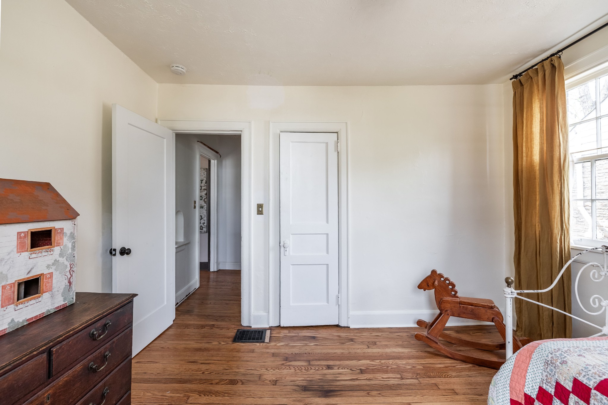 1809 Neal Terrace