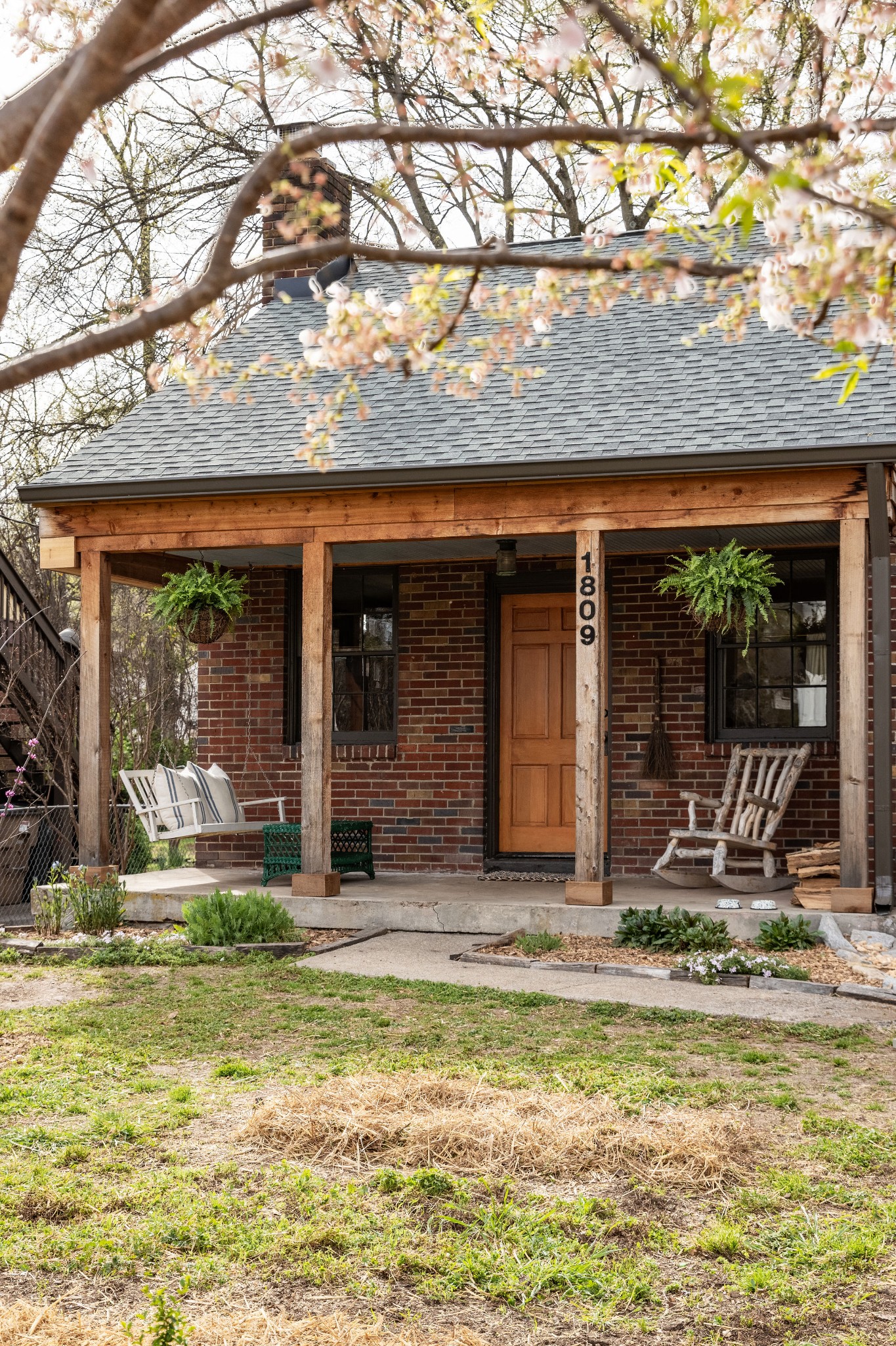 1809 Neal Terrace