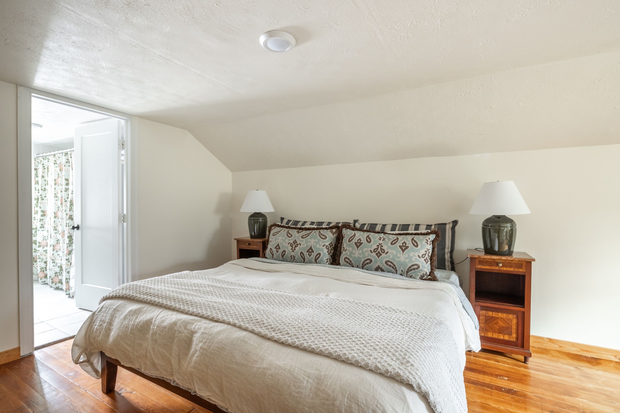 1809 Neal Terrace