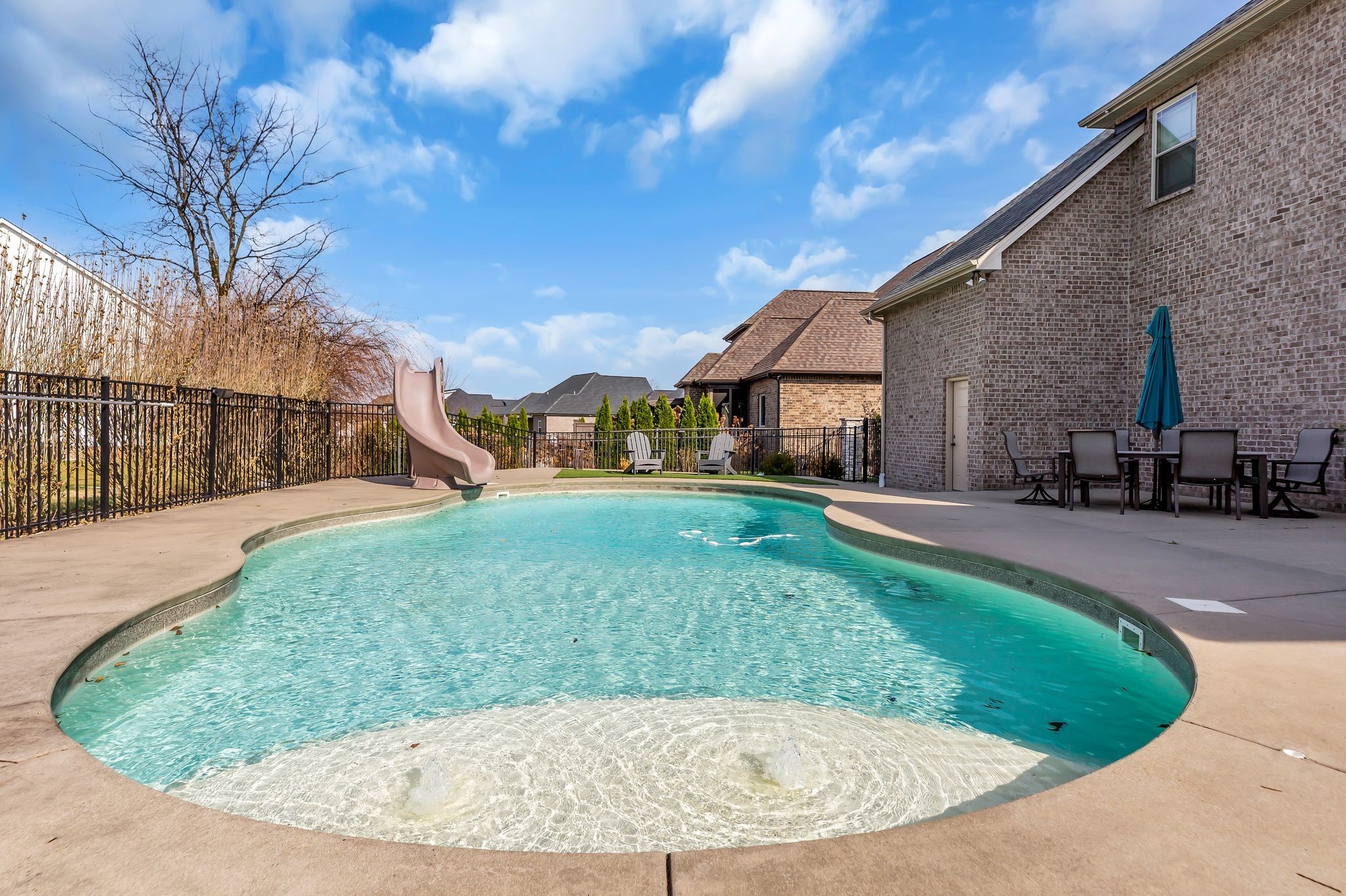 7816 Brenda Ln