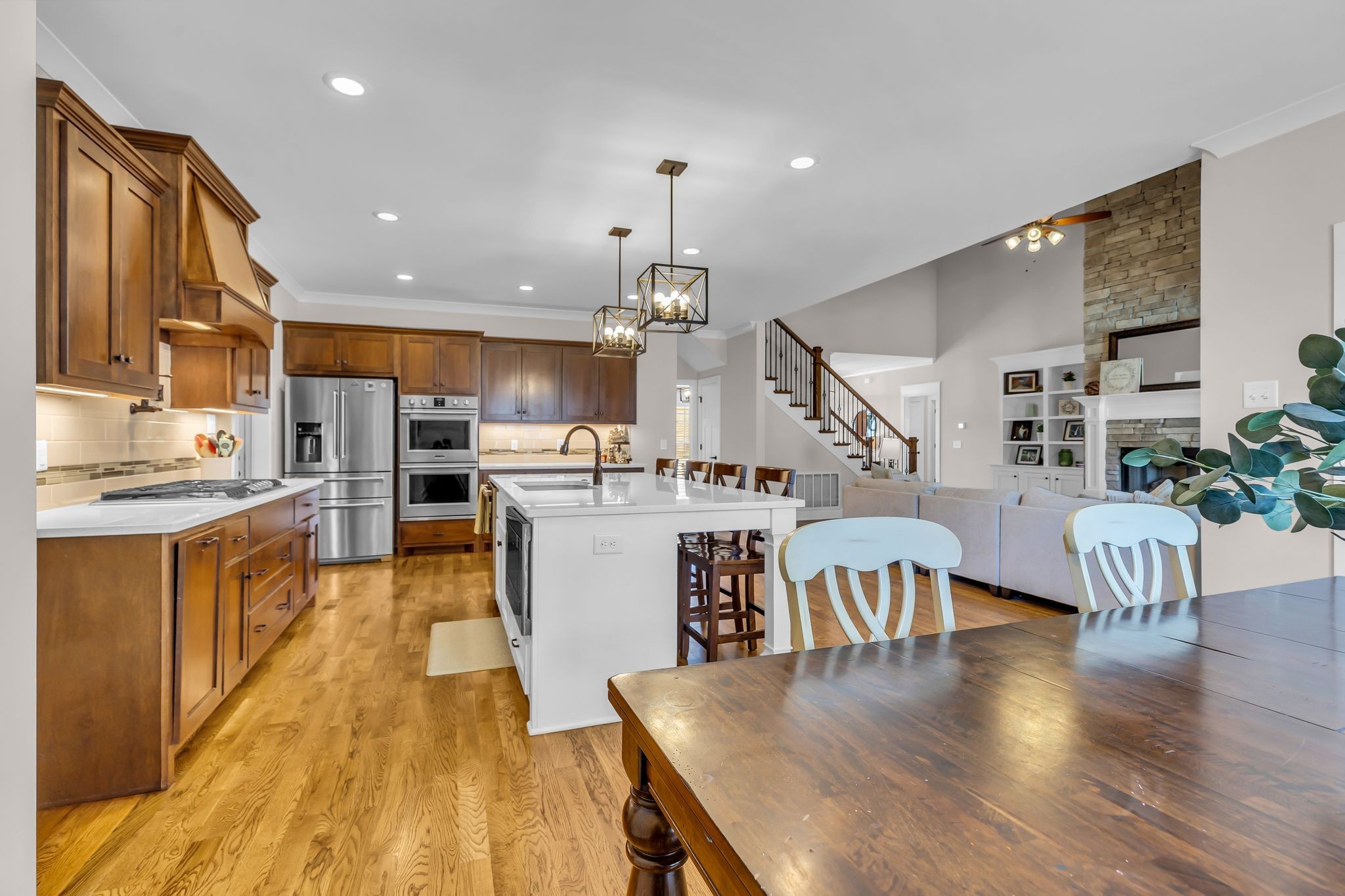 7816 Brenda Ln