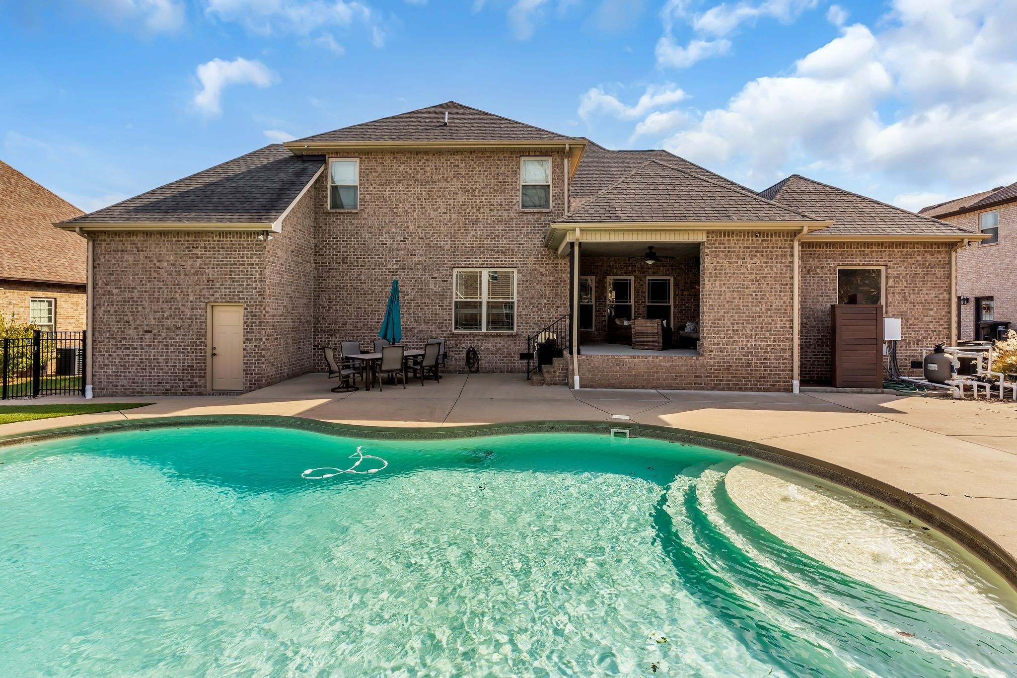 7816 Brenda Ln