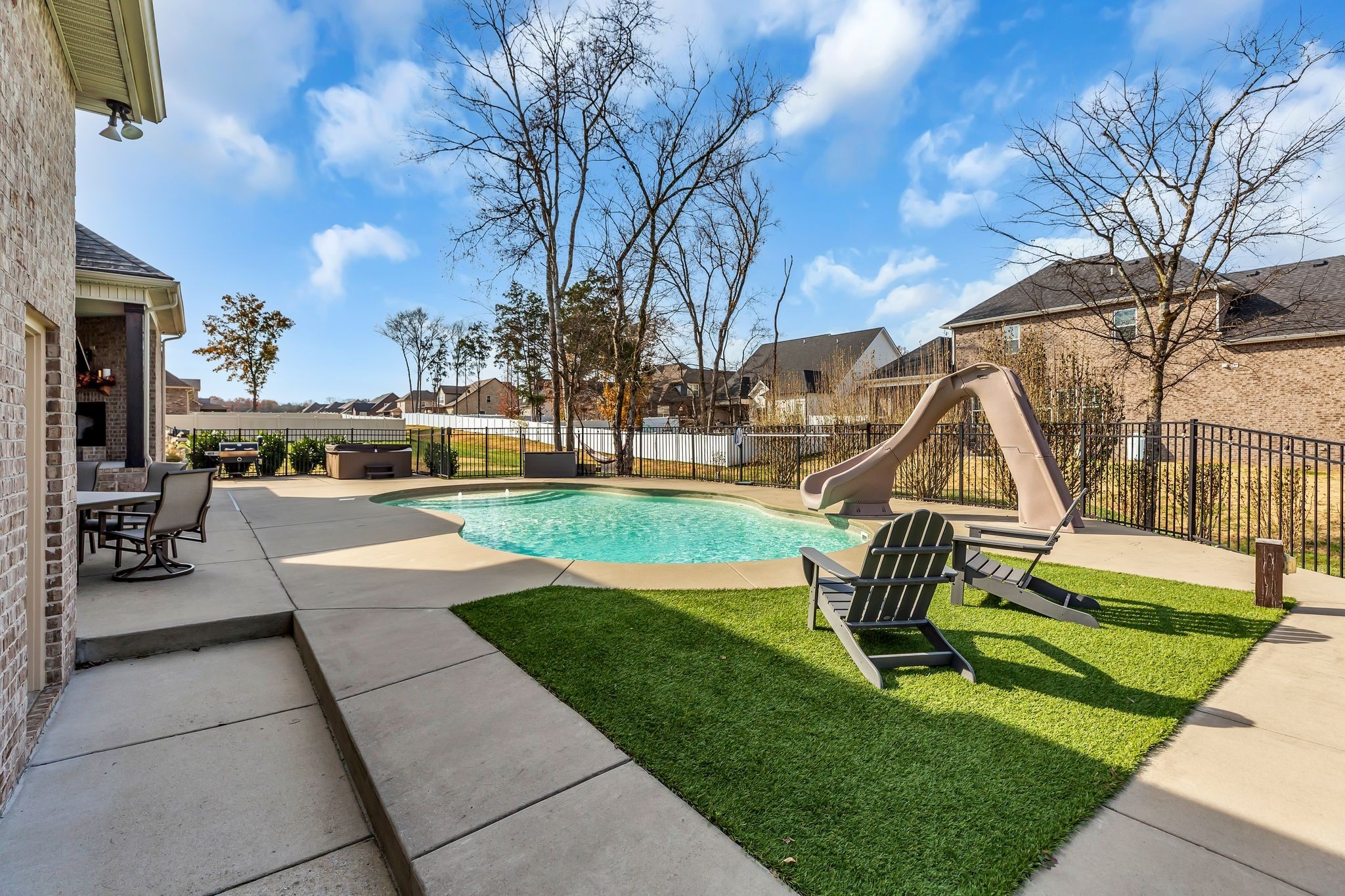 7816 Brenda Ln