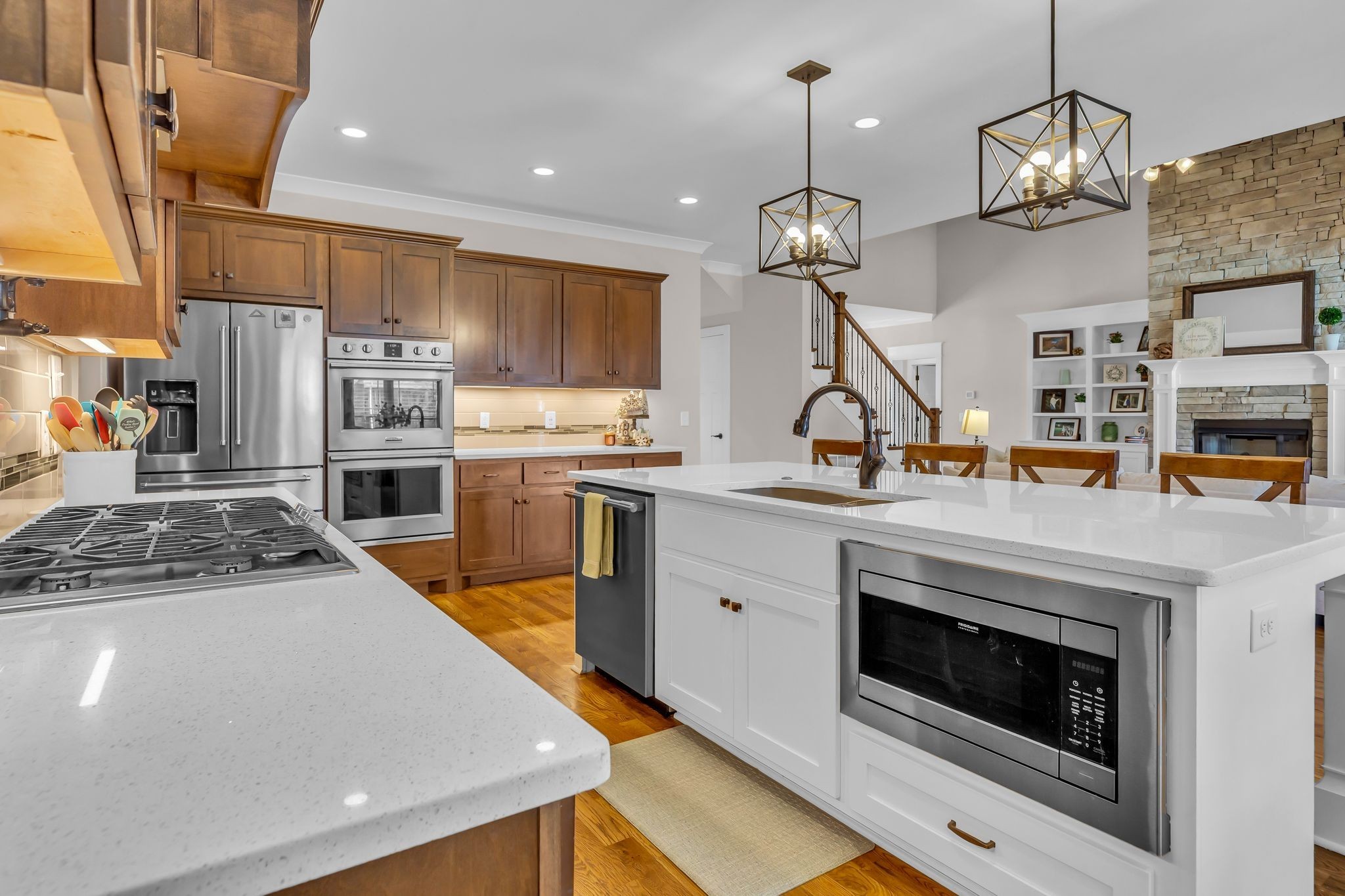 7816 Brenda Ln